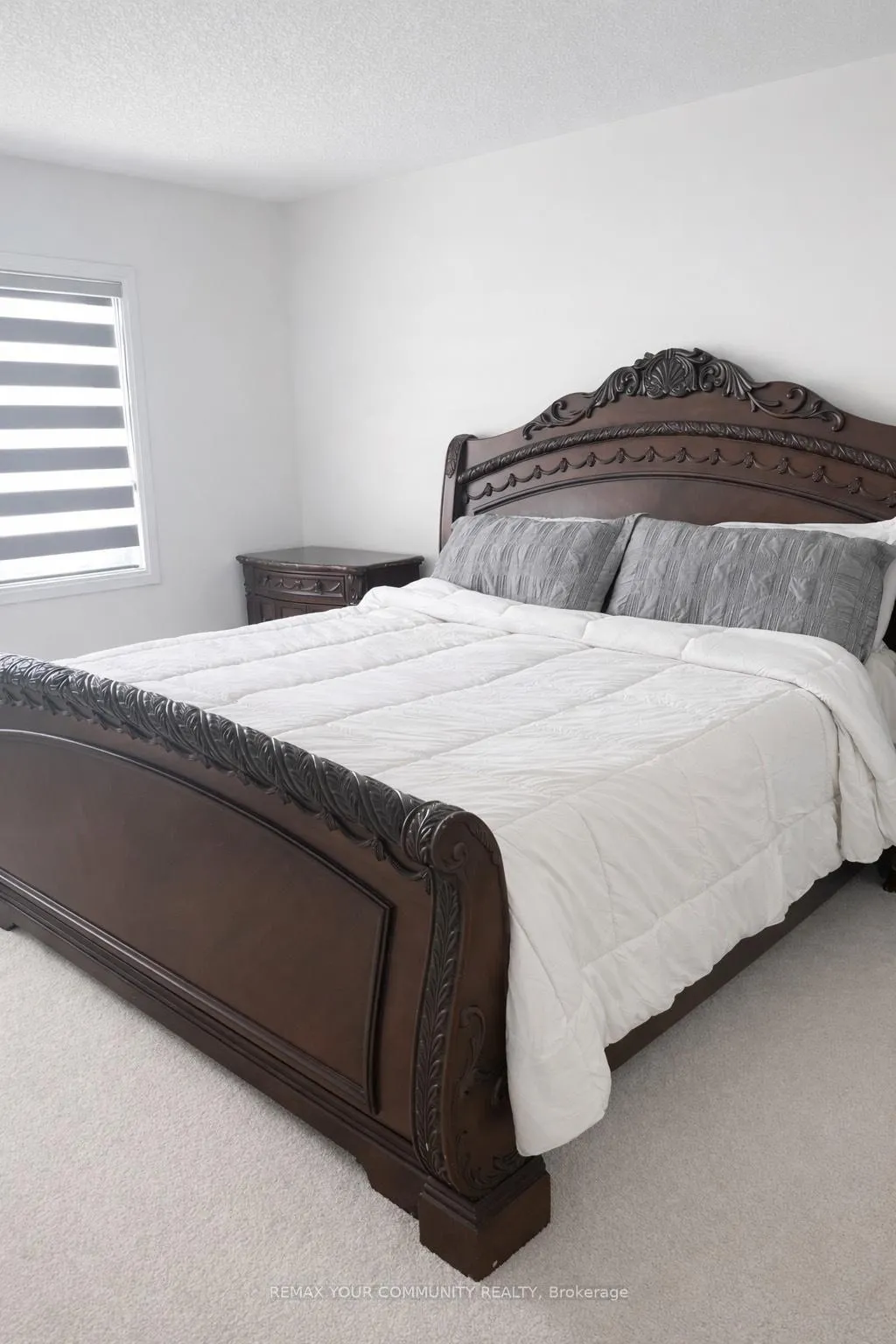 Photo 5 of 39 Niagara Drive, Thorold, Rolling Meadows — HOMEH