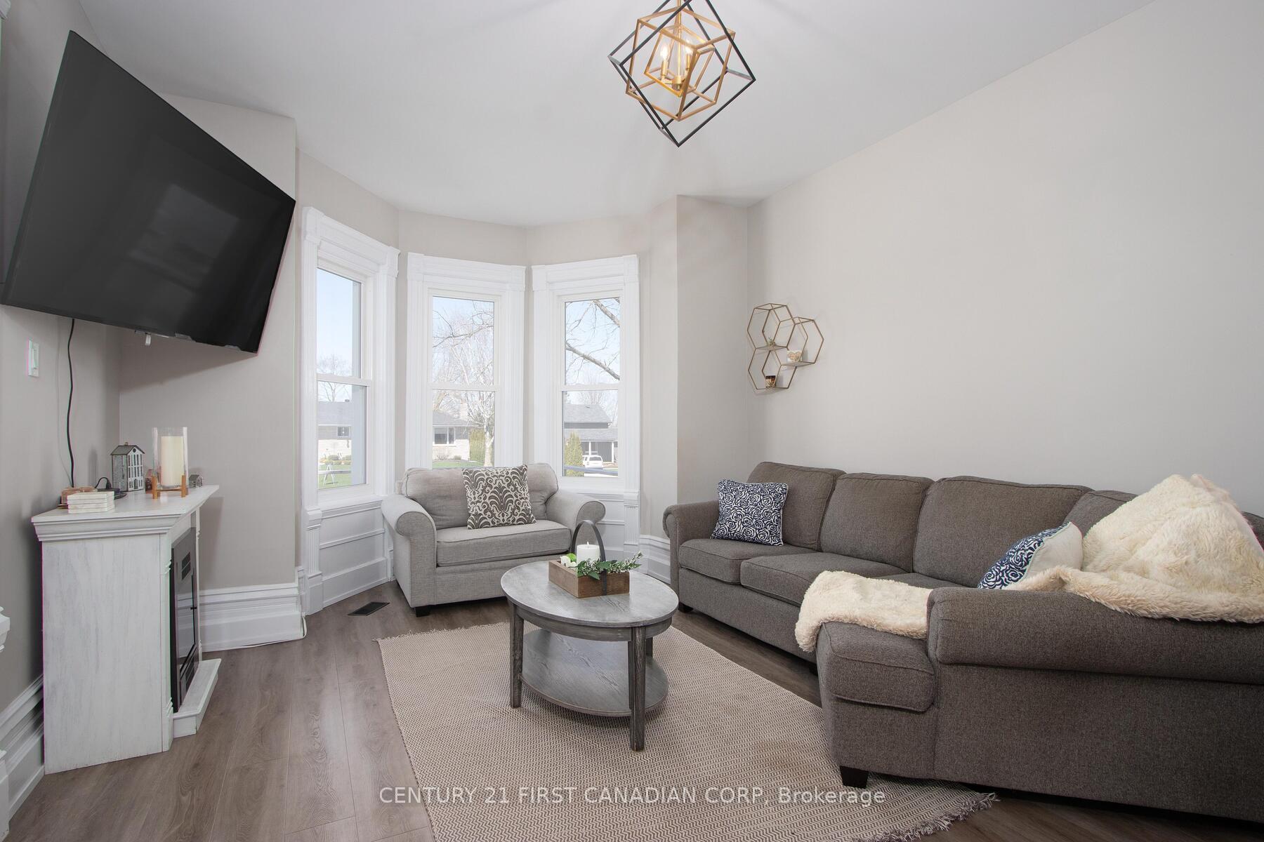 Photo 8 of 146 Main Street N, Huron East, Seaforth — HOMEH