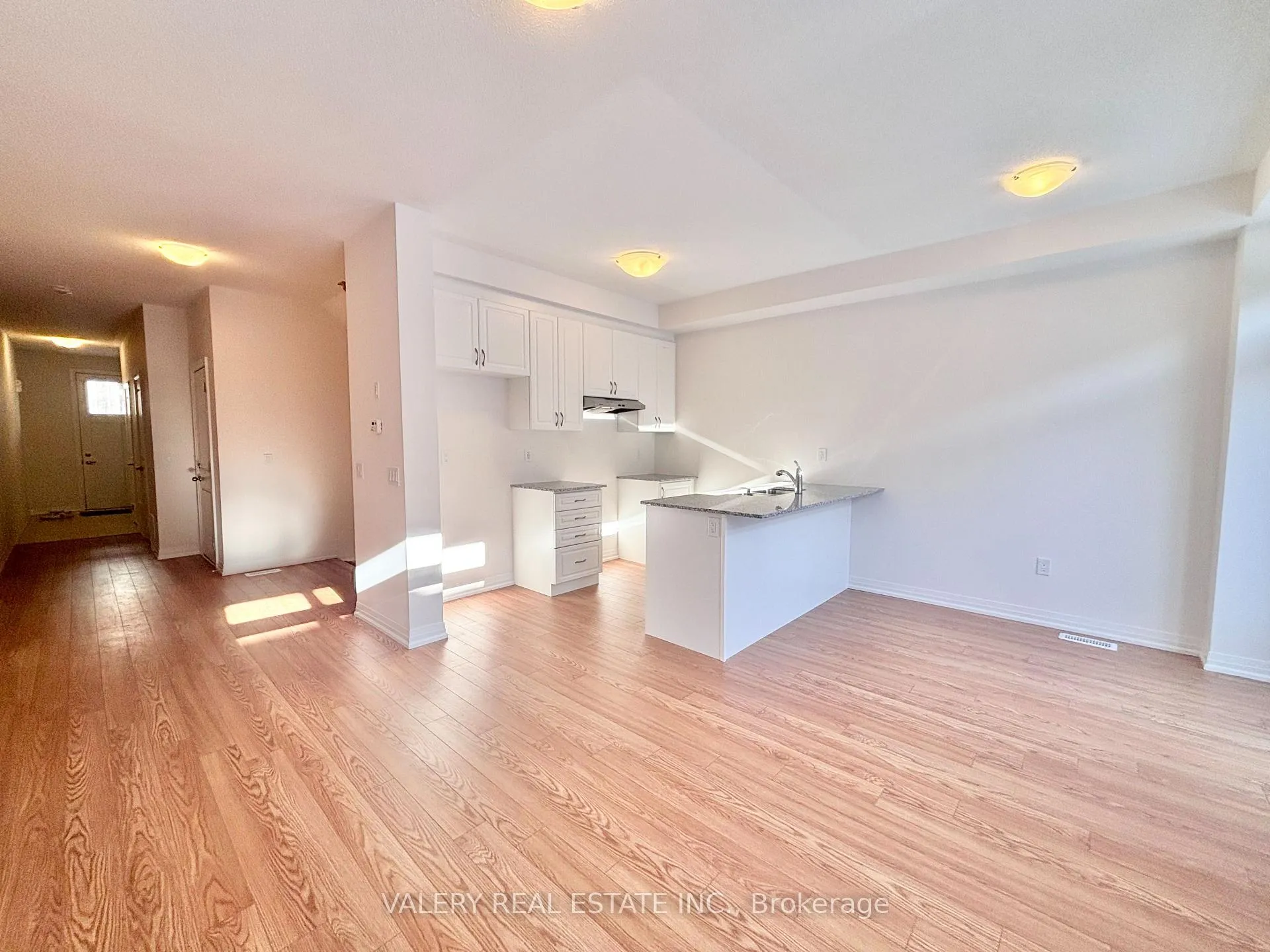 Photo 2 of Unit 24, 474 Provident Wy Way, Hamilton, Mount Hope — HOMEH