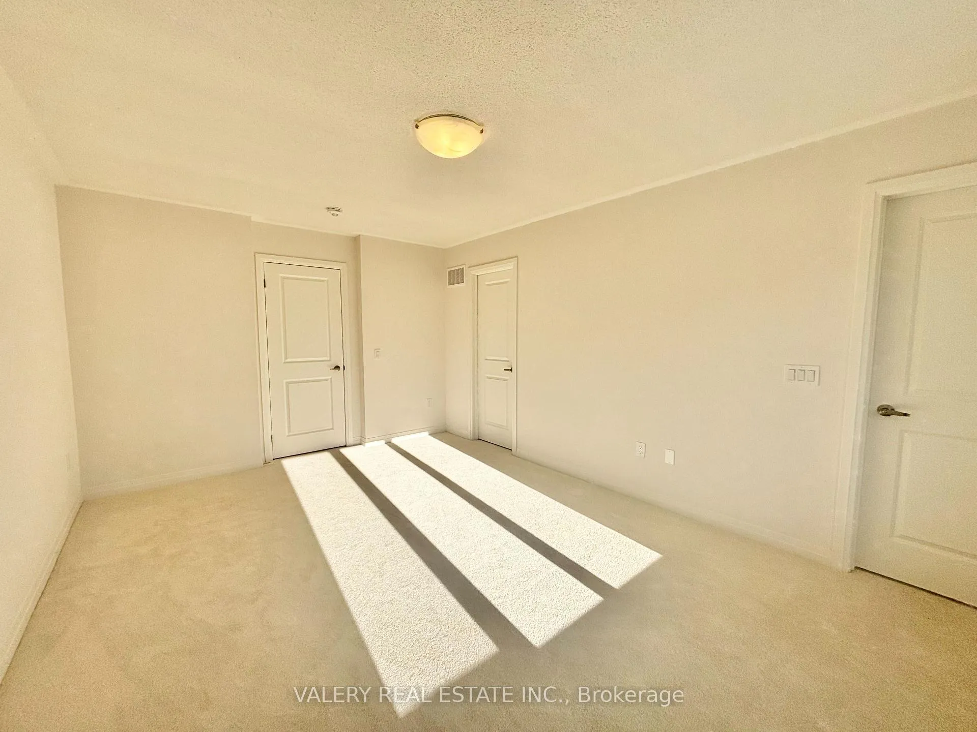 Photo 6 of Unit 24, 474 Provident Wy Way, Hamilton, Mount Hope — HOMEH