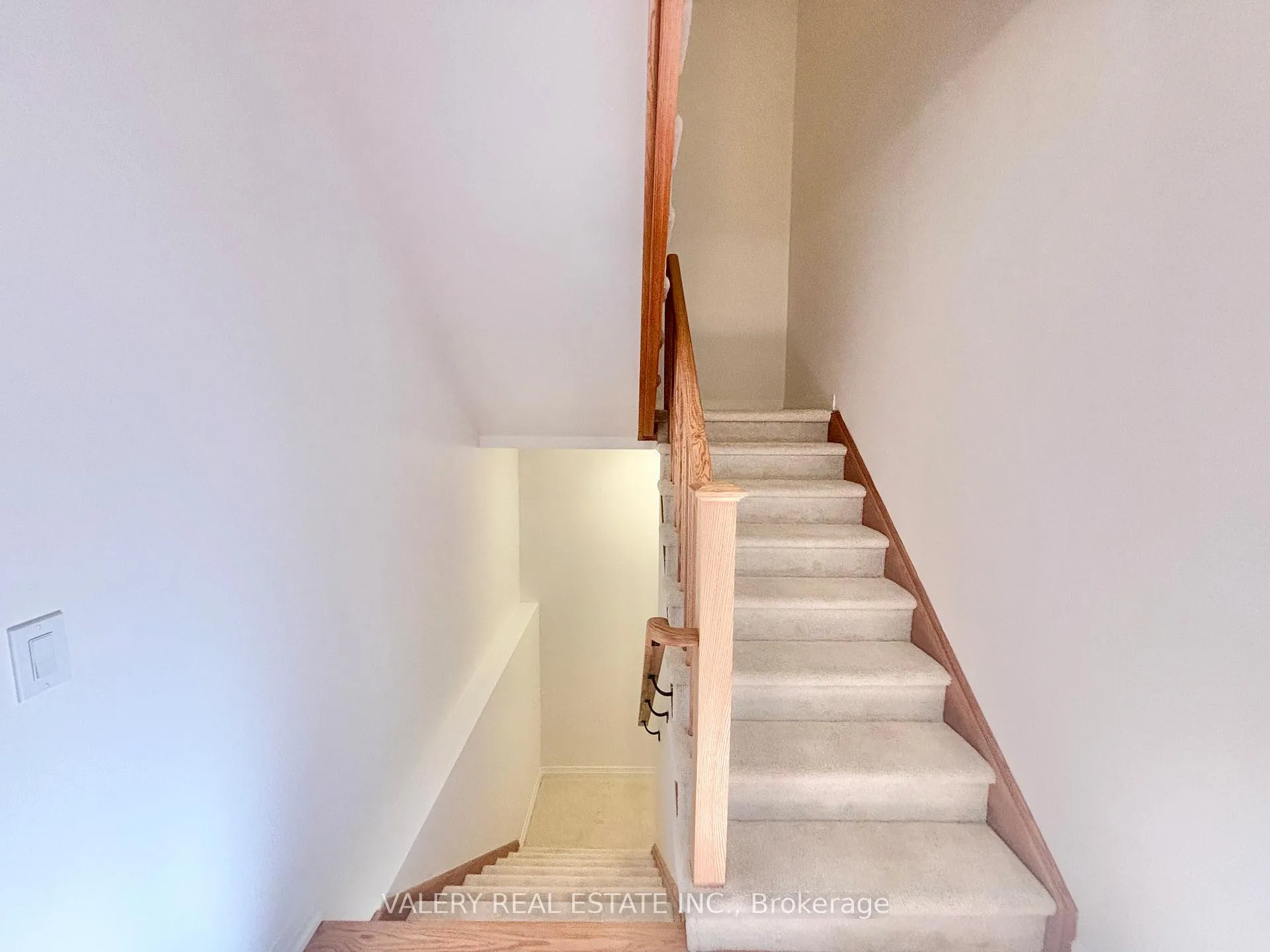 Photo 7 of Unit 24, 474 Provident Wy Way, Hamilton, Mount Hope — HOMEH