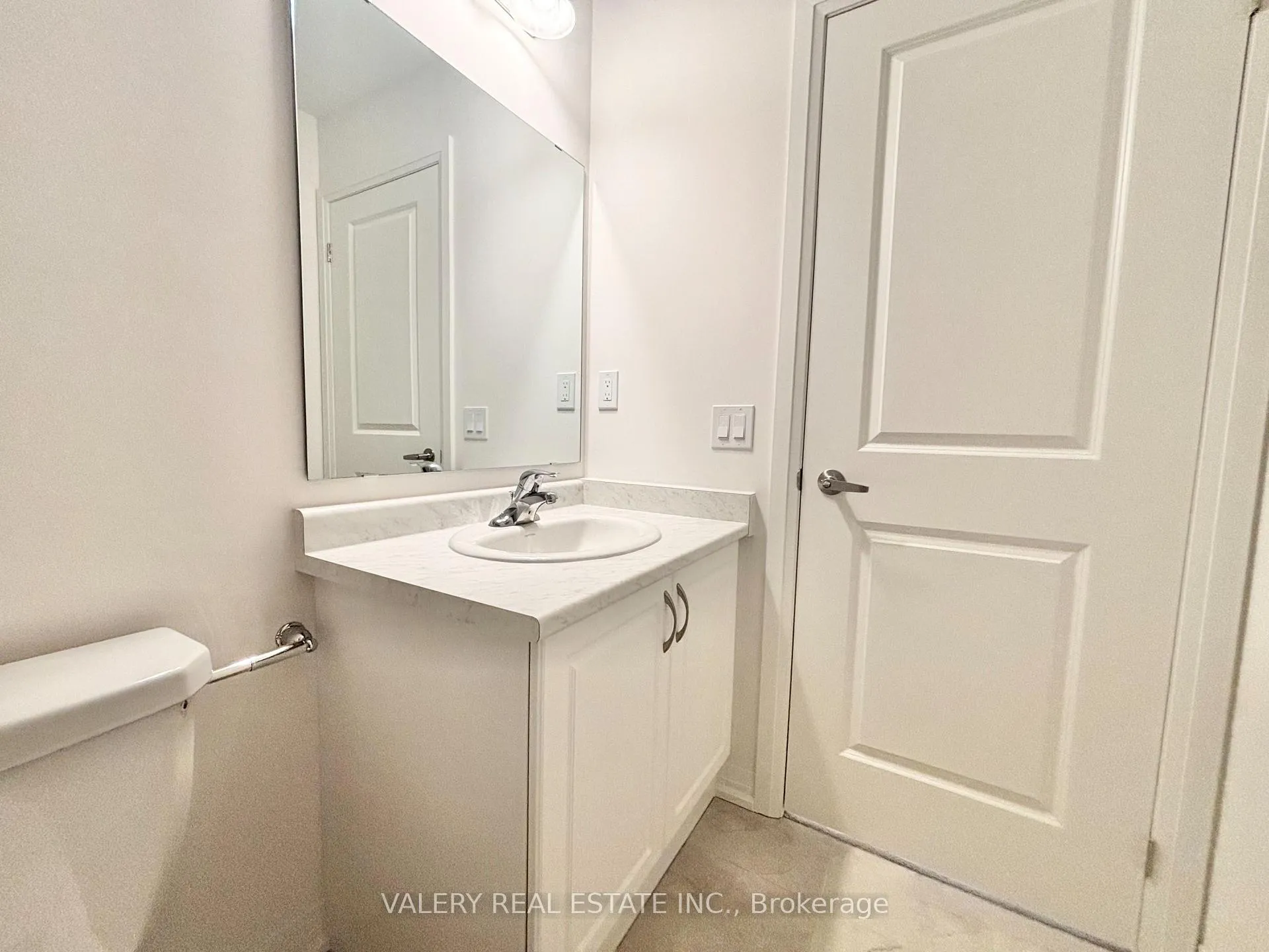 Photo 12 of Unit 24, 474 Provident Wy Way, Hamilton, Mount Hope — HOMEH