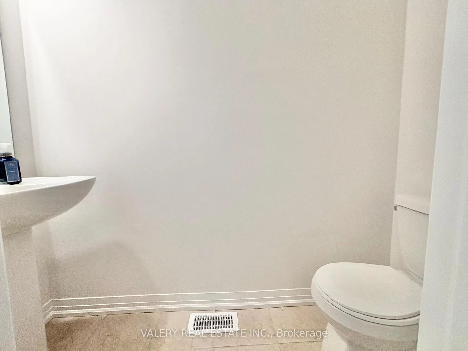 Photo 24 of Unit 24, 474 Provident Wy Way, Hamilton, Mount Hope — HOMEH