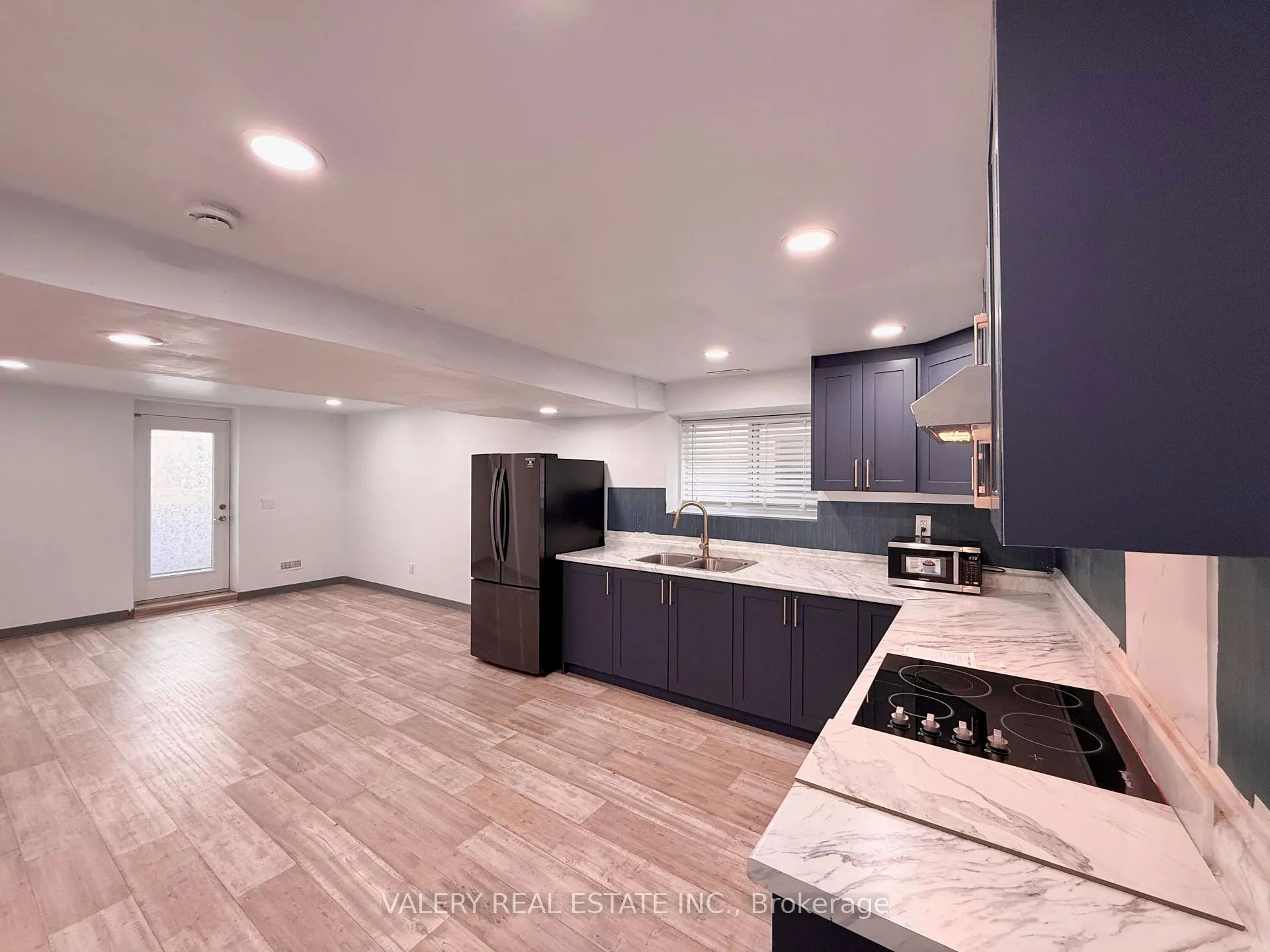 Photo 5 of 134 Reed St Street, Lakeshore, Tecumseh — HOMEH