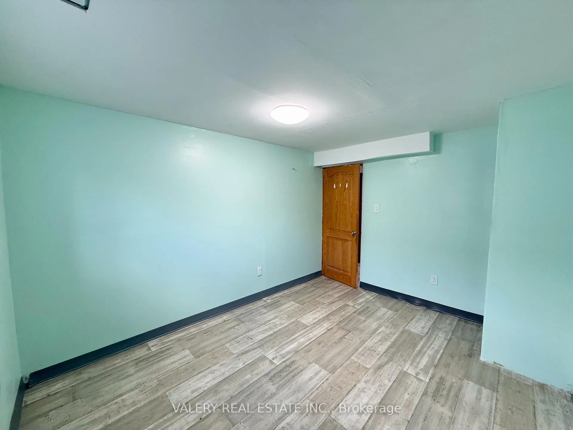 Photo 12 of 134 Reed St Street, Lakeshore, Tecumseh — HOMEH