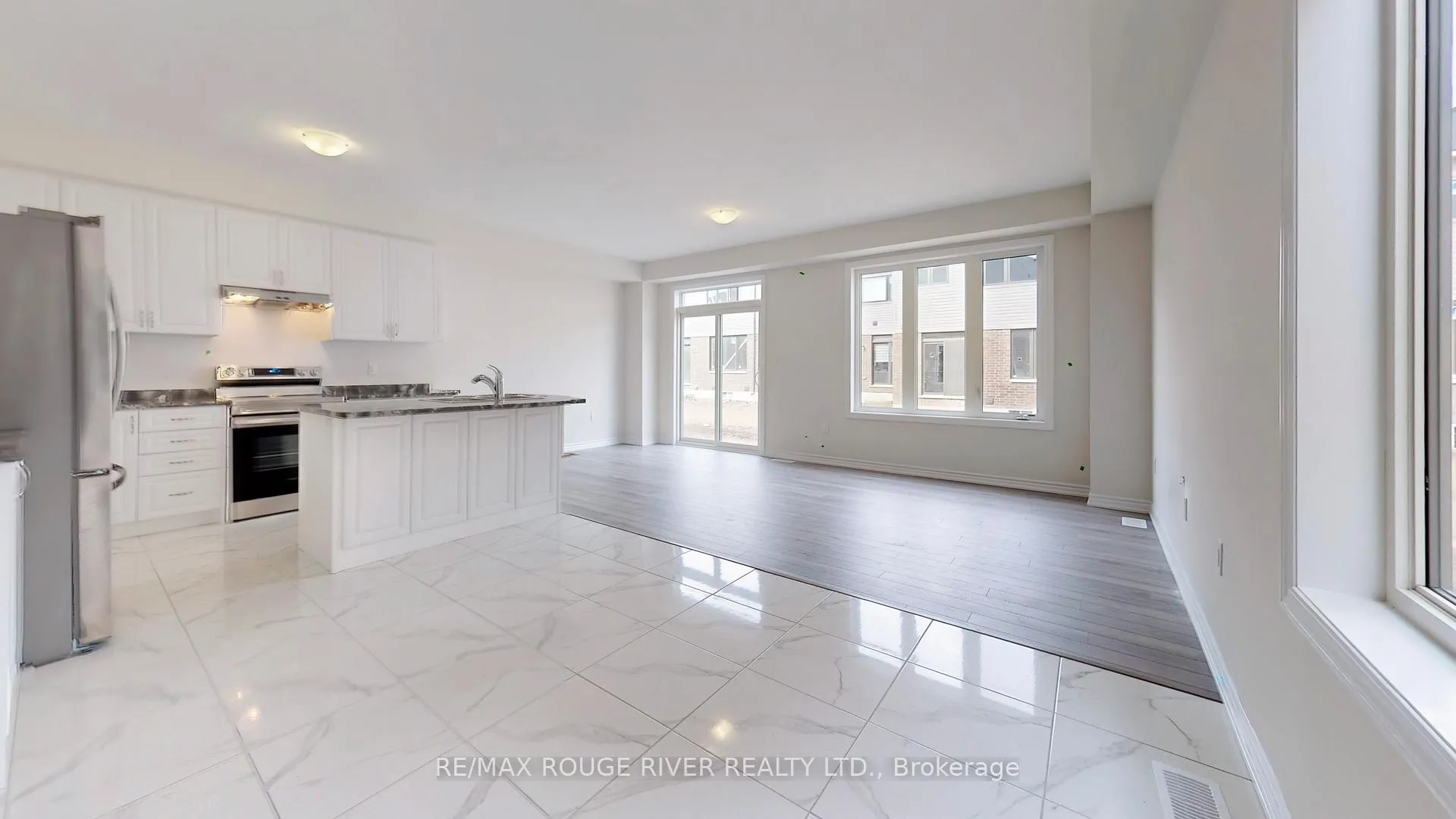 Photo 2 of 15 Prudhoe Terrace, Barrie, Rural Barrie Southeast — HOMEH