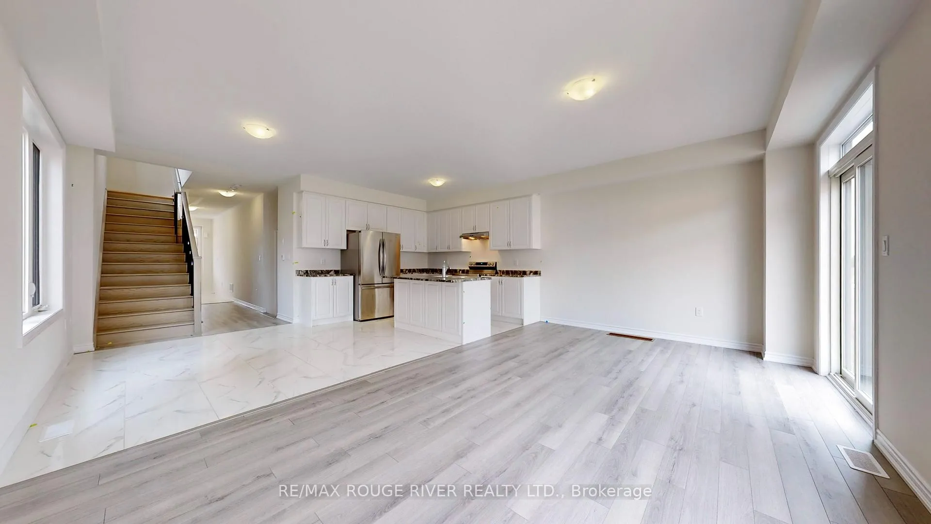 Photo 3 of 15 Prudhoe Terrace, Barrie, Rural Barrie Southeast — HOMEH