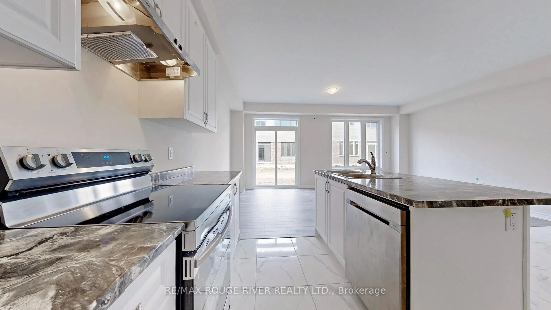 Photo 6 of 15 Prudhoe Terrace, Barrie, Rural Barrie Southeast — HOMEH