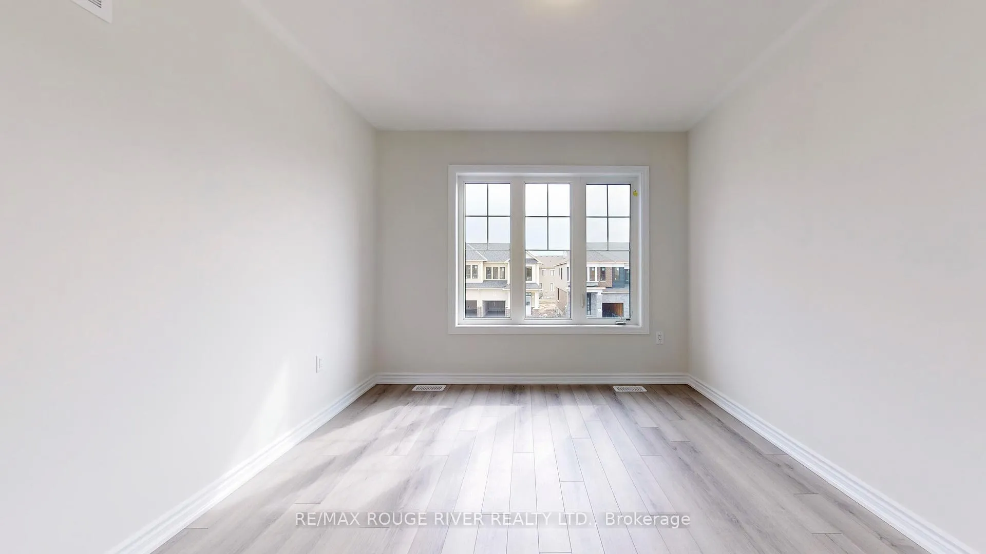 Photo 24 of 15 Prudhoe Terrace, Barrie, Rural Barrie Southeast — HOMEH