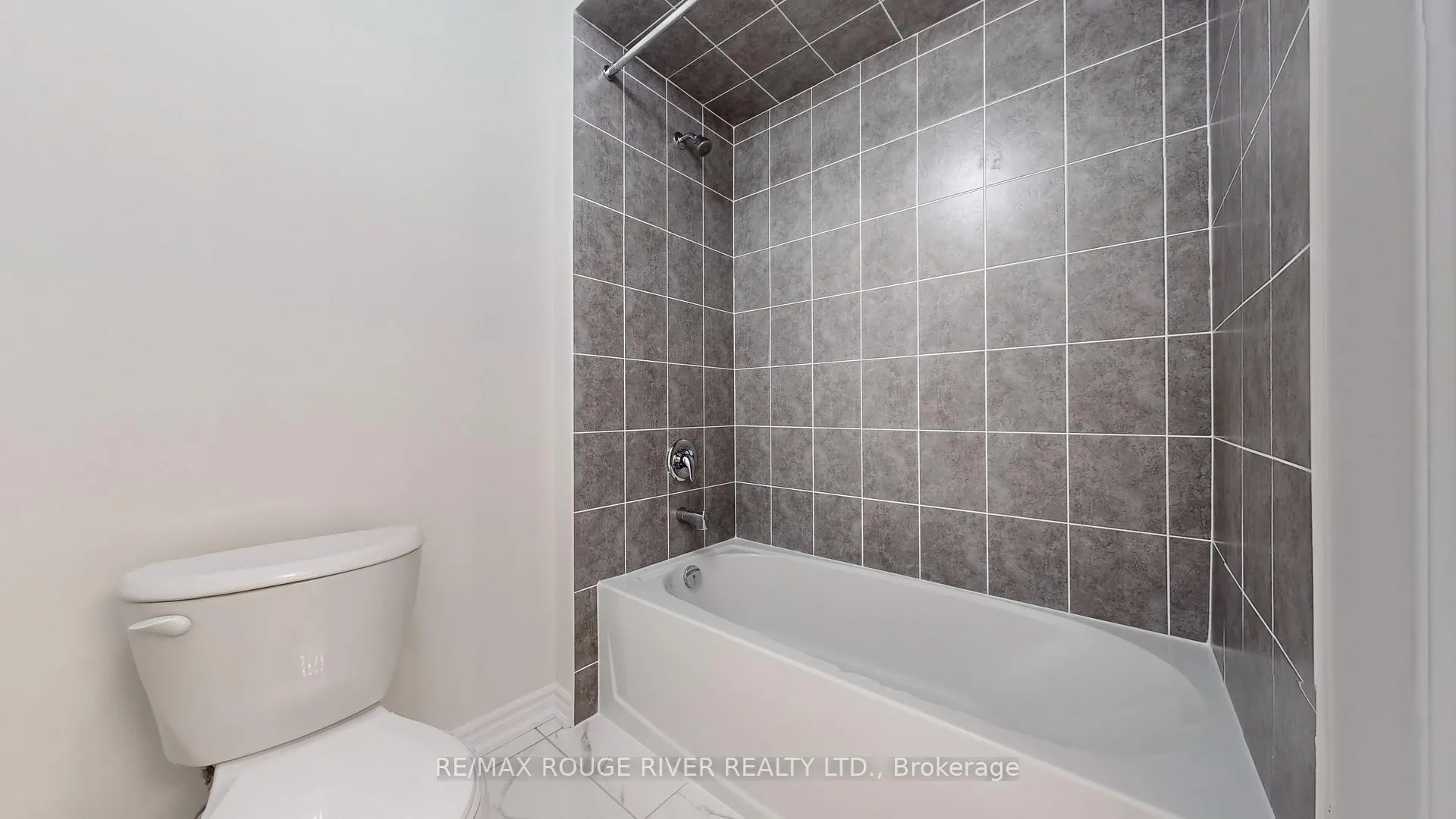 Photo 28 of 15 Prudhoe Terrace, Barrie, Rural Barrie Southeast — HOMEH