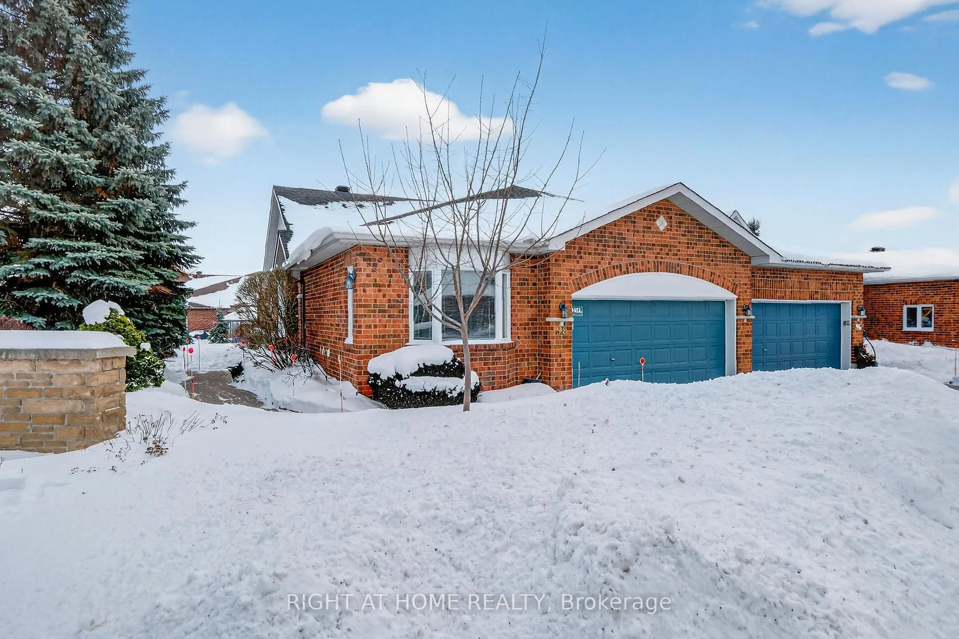 Photo 2 of 98 Waterthrush Crescent, Ottawa, Kanata - Bridlewood — HOMEH