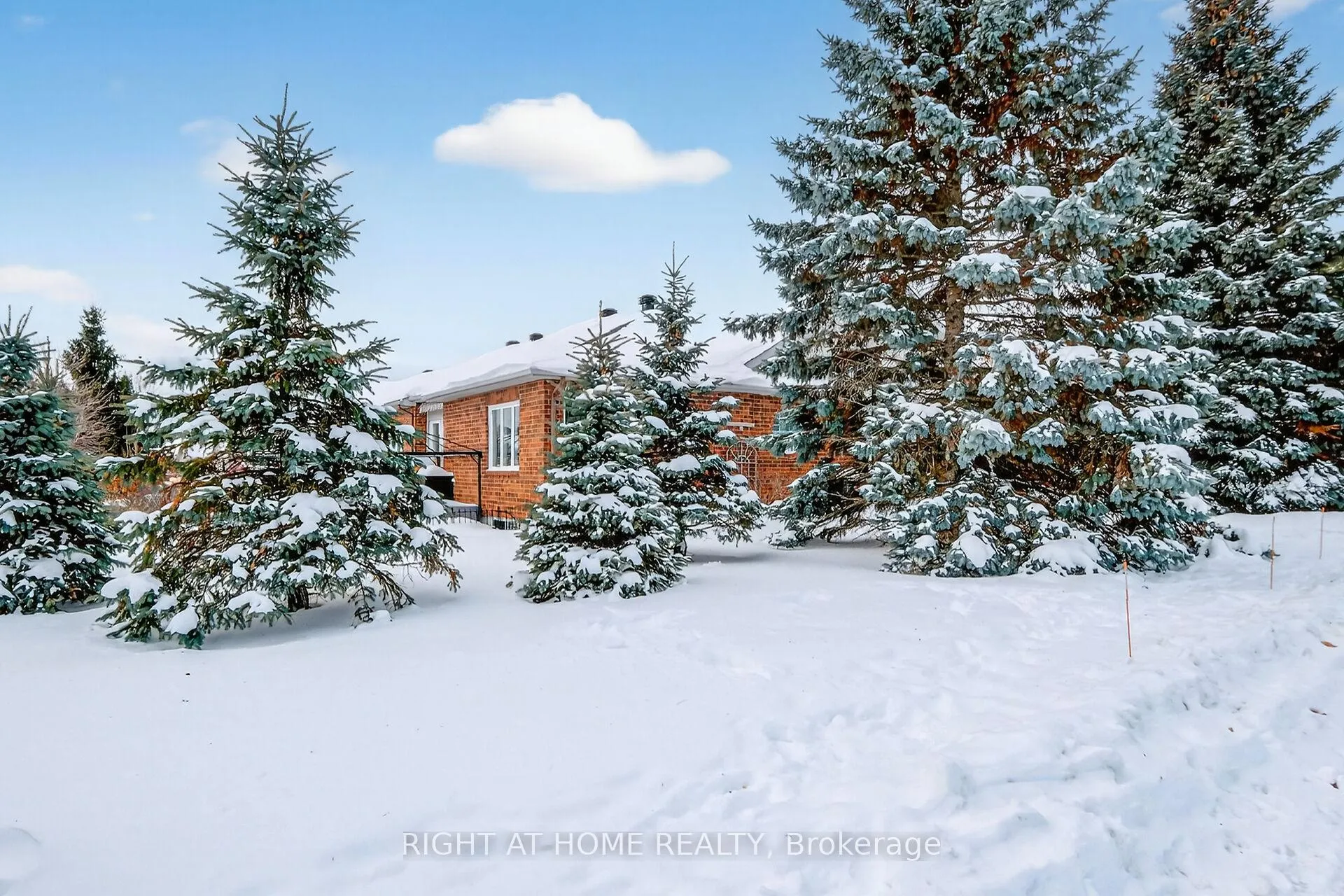 Photo 5 of 98 Waterthrush Crescent, Ottawa, Kanata - Bridlewood — HOMEH