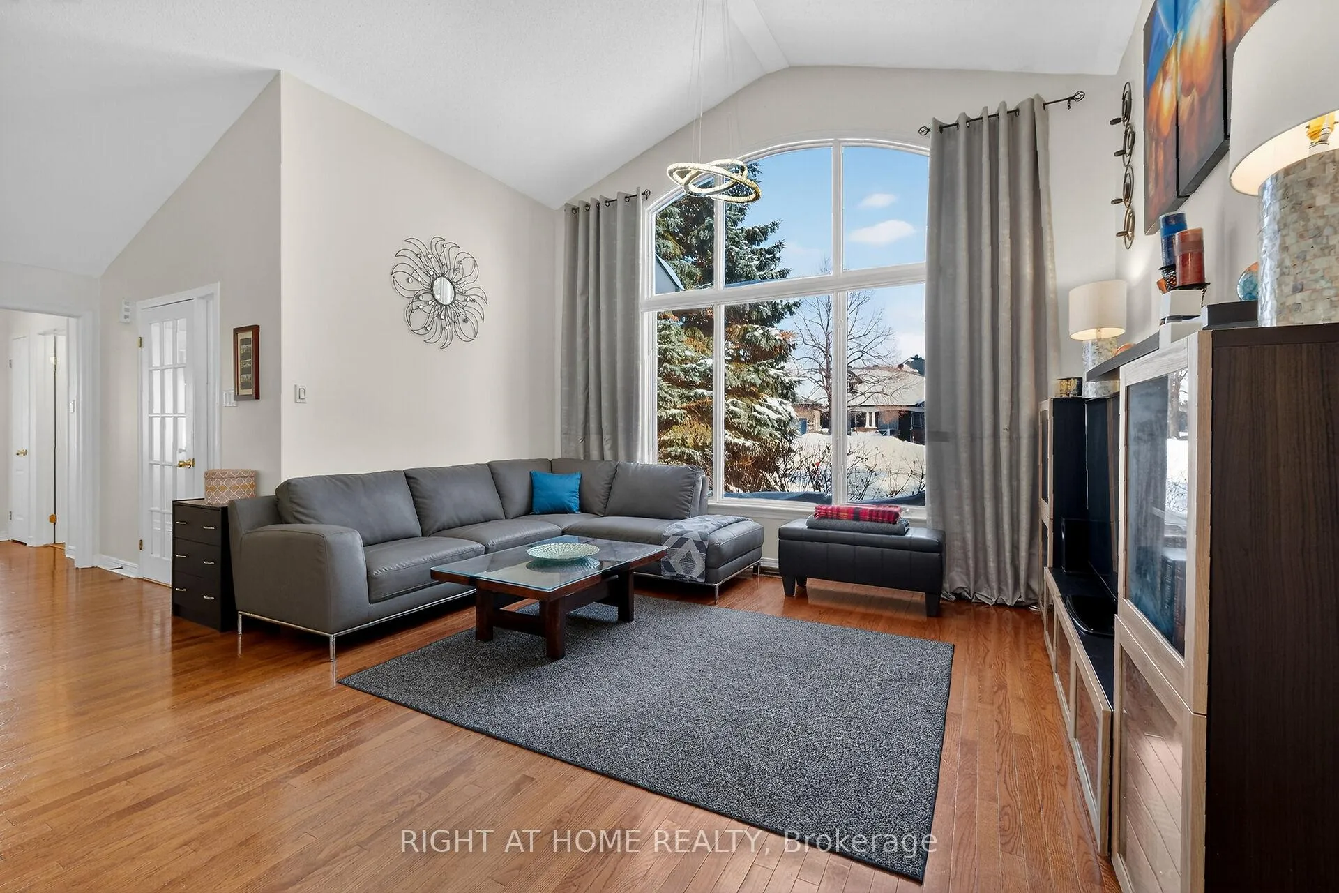 Photo 9 of 98 Waterthrush Crescent, Ottawa, Kanata - Bridlewood — HOMEH