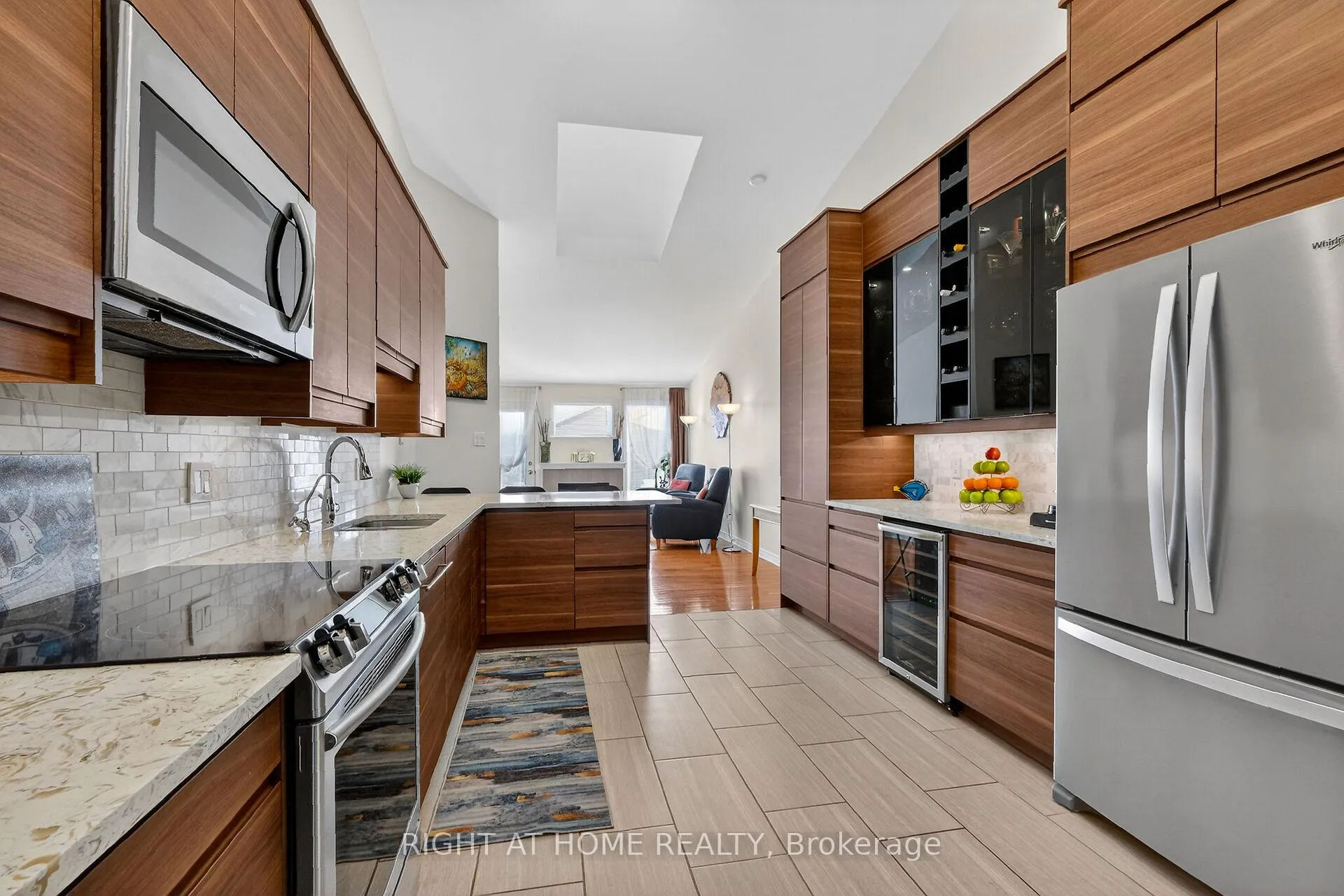 Photo 15 of 98 Waterthrush Crescent, Ottawa, Kanata - Bridlewood — HOMEH