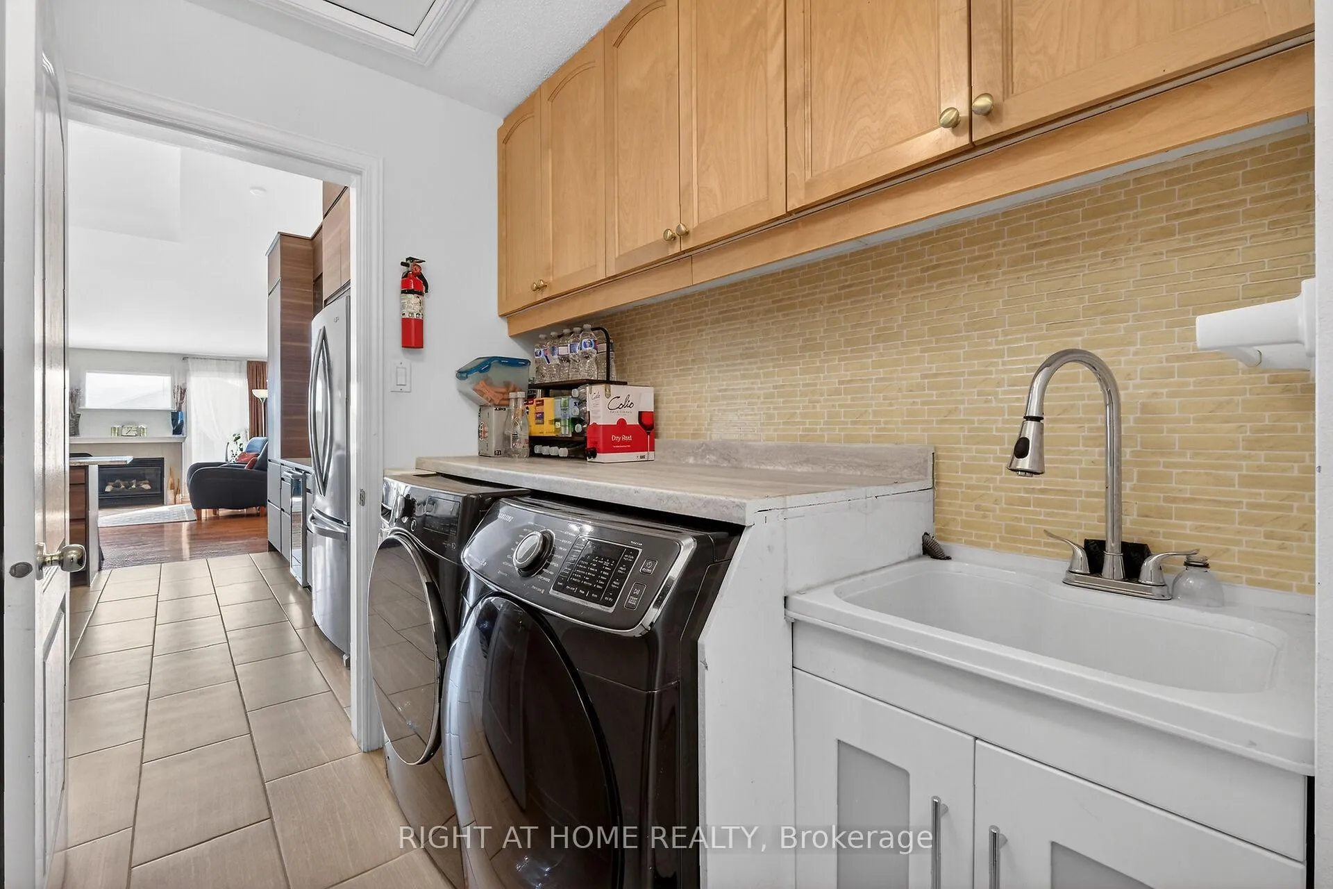 Photo 21 of 98 Waterthrush Crescent, Ottawa, Kanata - Bridlewood — HOMEH