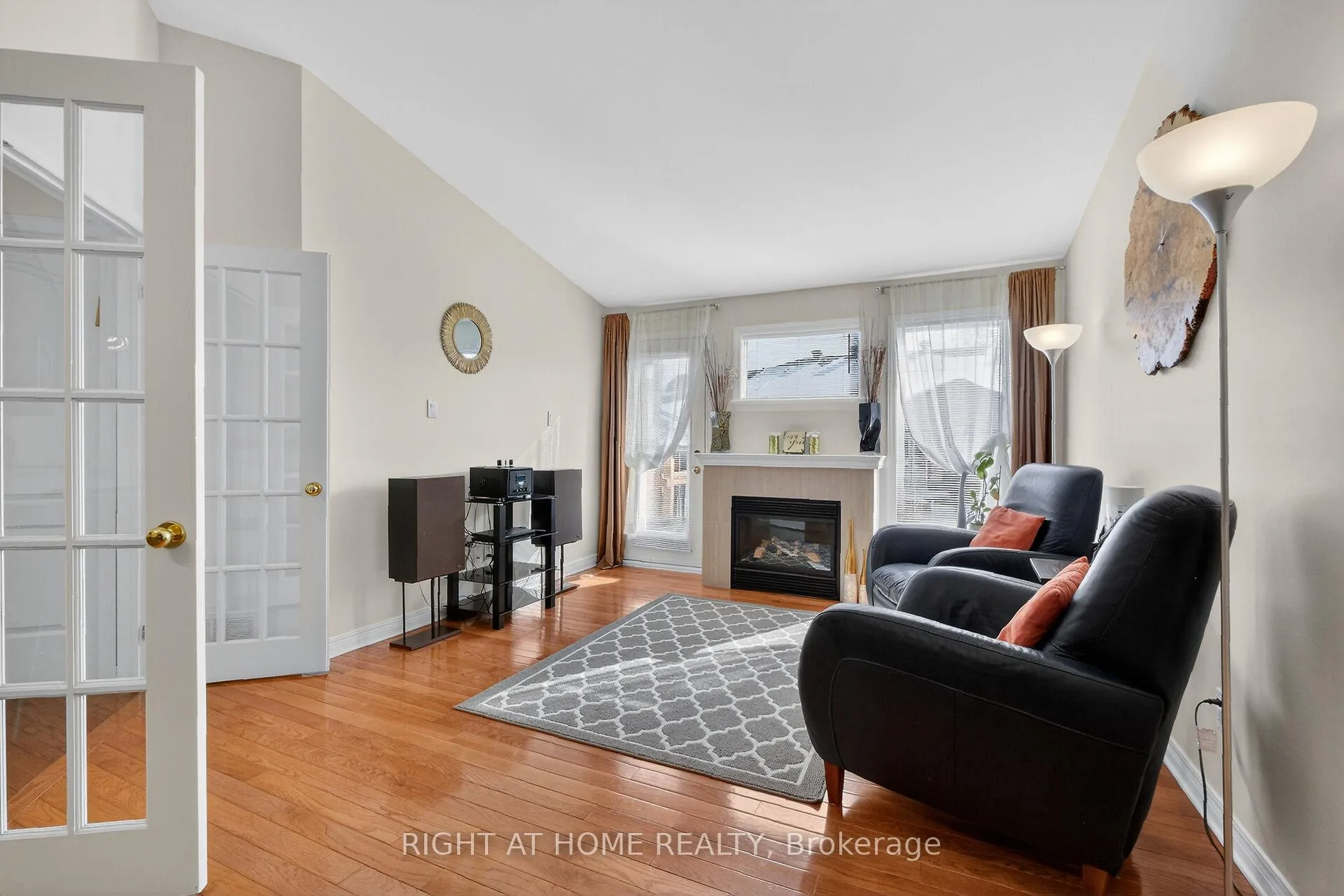 Photo 22 of 98 Waterthrush Crescent, Ottawa, Kanata - Bridlewood — HOMEH