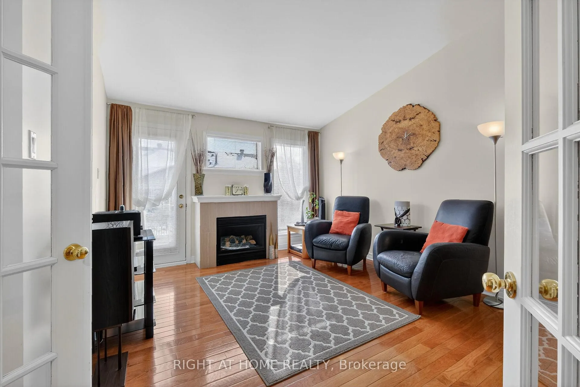 Photo 23 of 98 Waterthrush Crescent, Ottawa, Kanata - Bridlewood — HOMEH