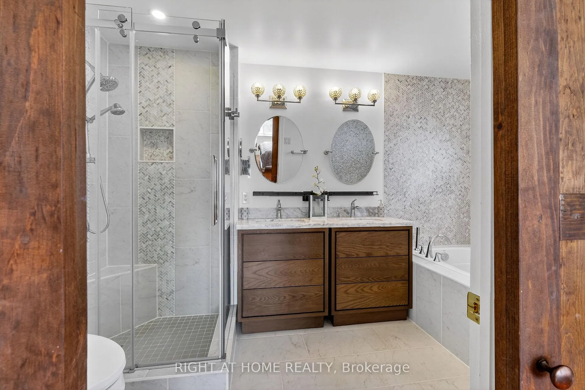 Photo 29 of 98 Waterthrush Crescent, Ottawa, Kanata - Bridlewood — HOMEH