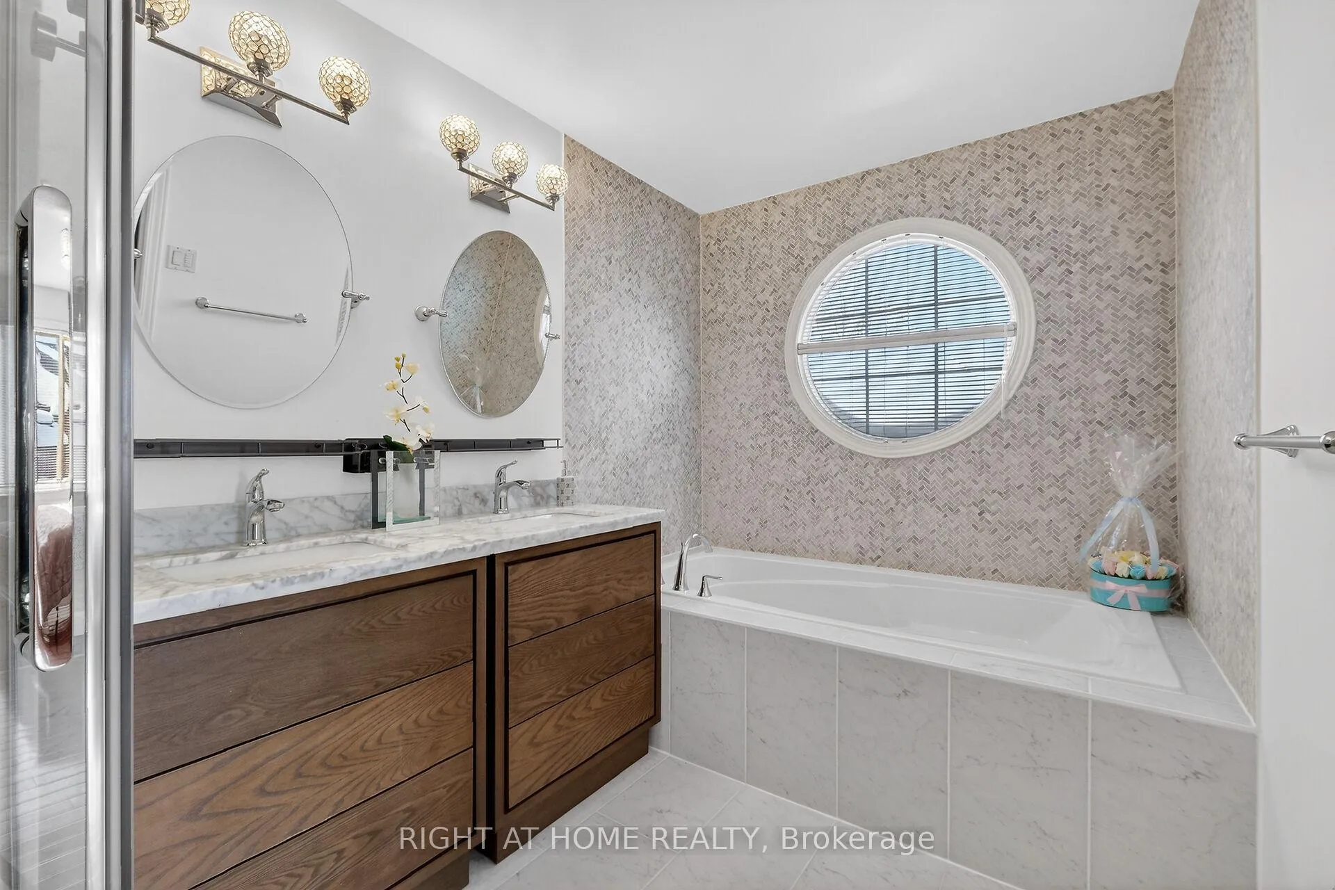Photo 30 of 98 Waterthrush Crescent, Ottawa, Kanata - Bridlewood — HOMEH