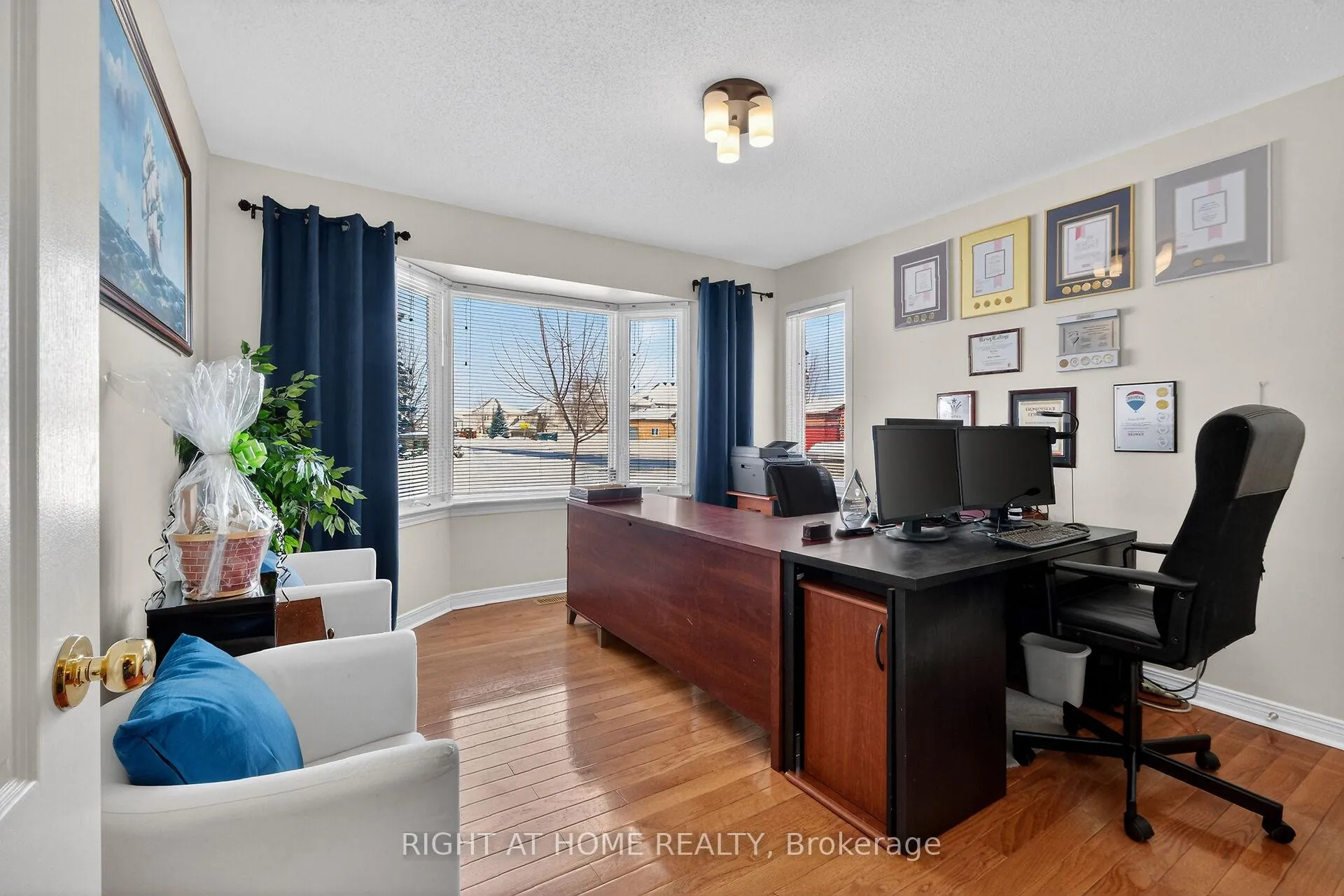 Photo 32 of 98 Waterthrush Crescent, Ottawa, Kanata - Bridlewood — HOMEH