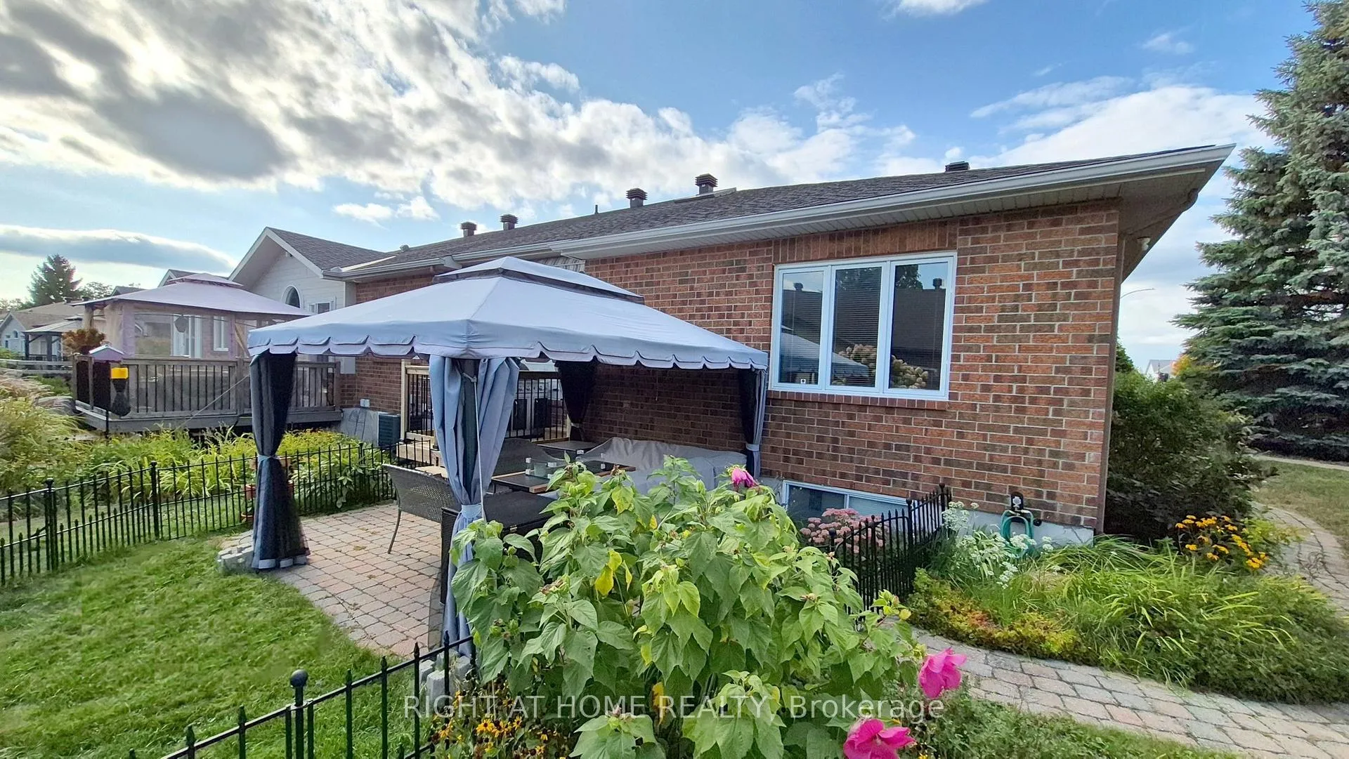 Photo 41 of 98 Waterthrush Crescent, Ottawa, Kanata - Bridlewood — HOMEH