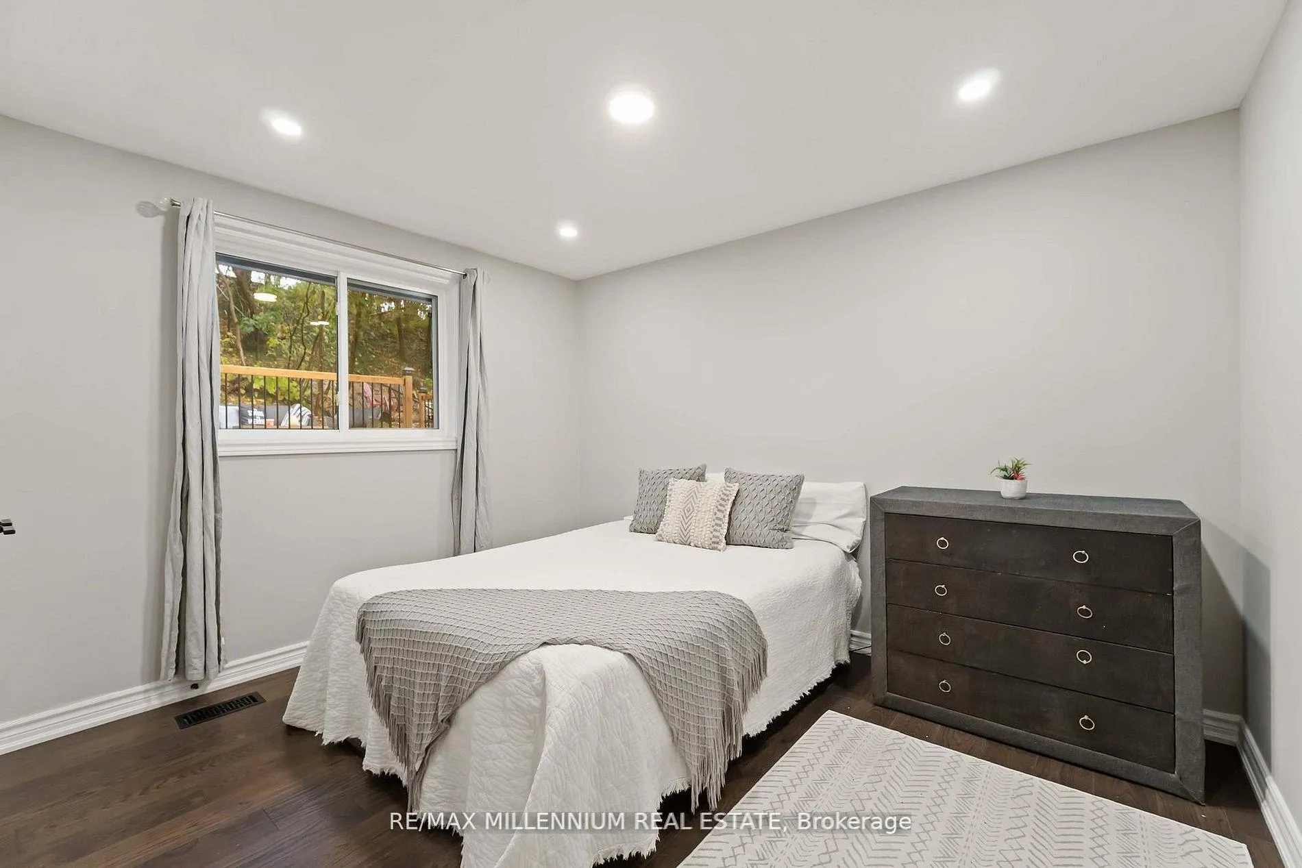 Photo 17 of 45 Bradley Street, St. Catharines, Burleigh Hill — HOMEH
