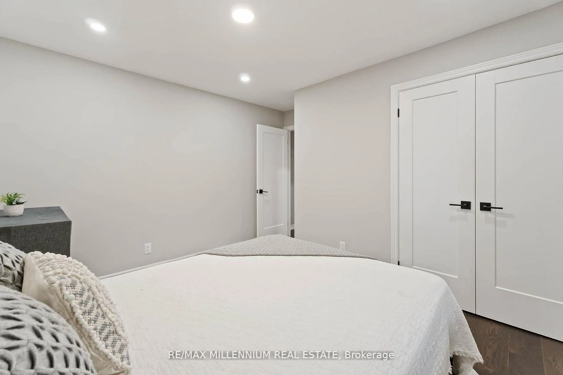 Photo 18 of 45 Bradley Street, St. Catharines, Burleigh Hill — HOMEH