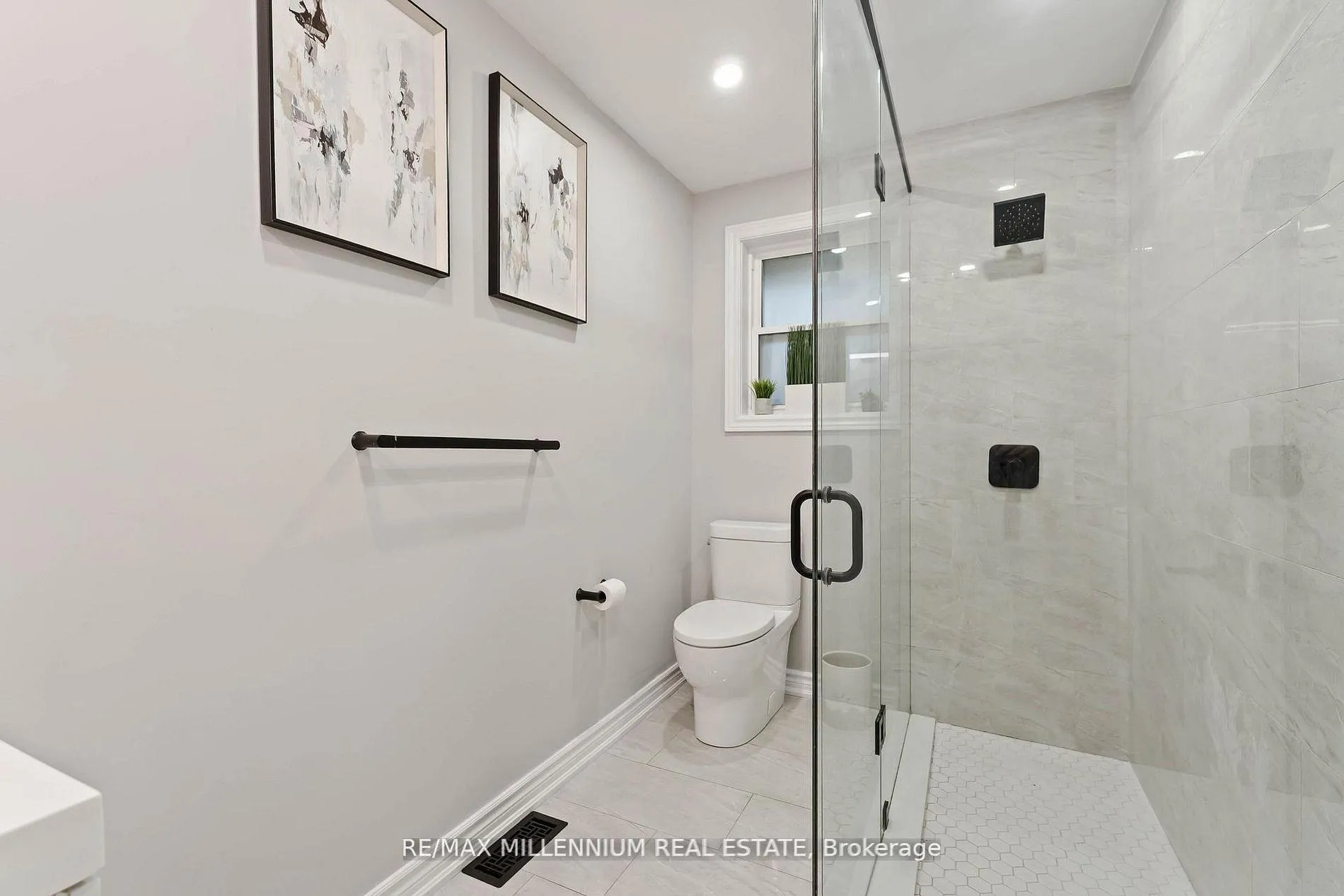 Photo 22 of 45 Bradley Street, St. Catharines, Burleigh Hill — HOMEH