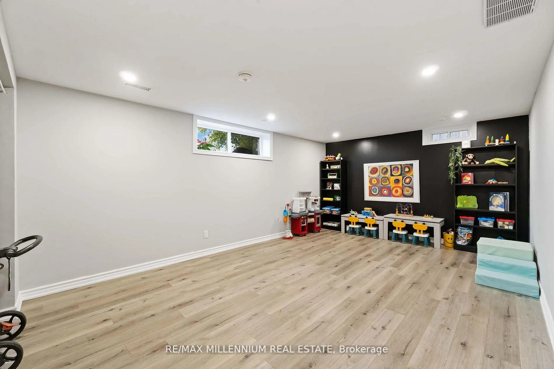 Photo 24 of 45 Bradley Street, St. Catharines, Burleigh Hill — HOMEH