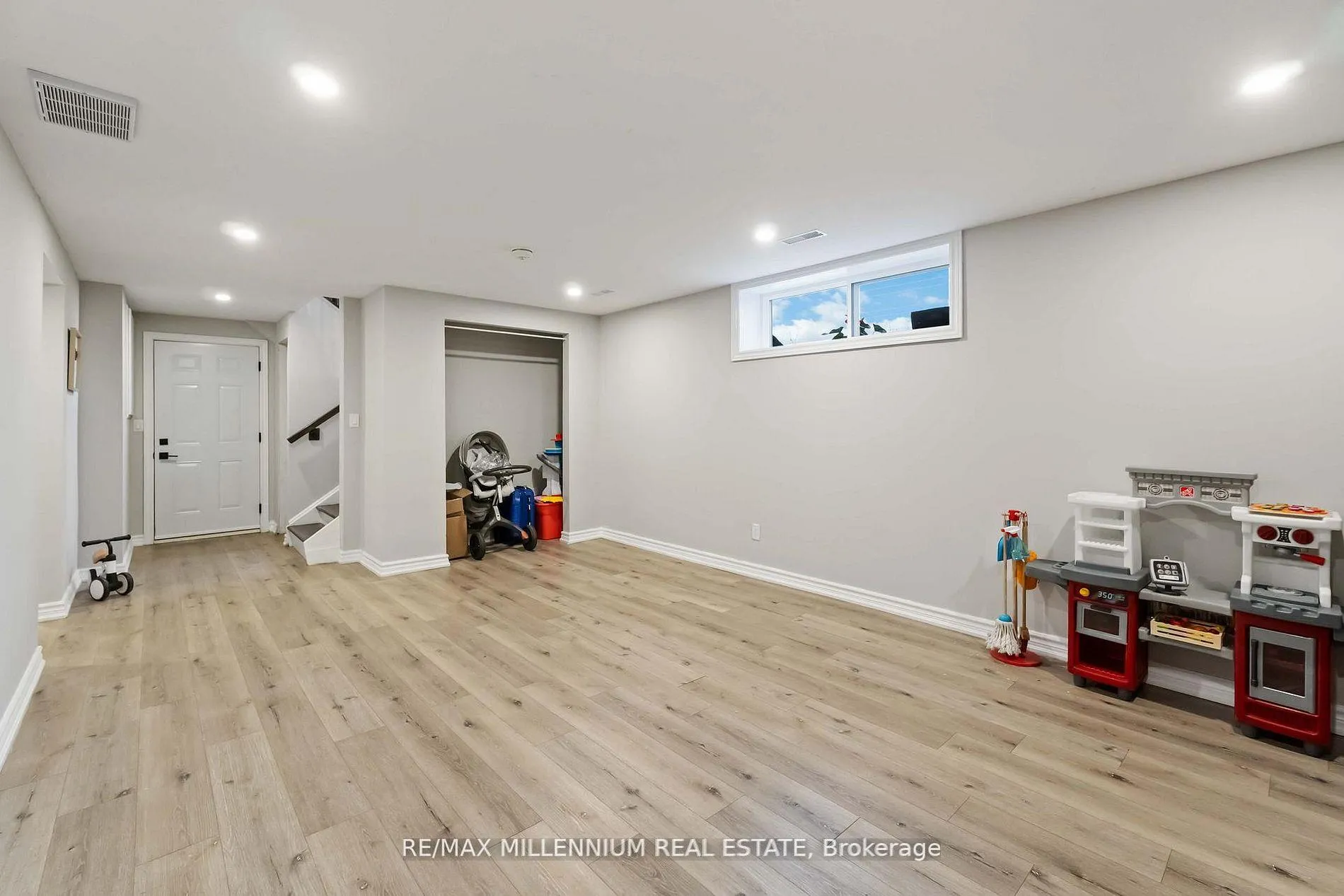 Photo 25 of 45 Bradley Street, St. Catharines, Burleigh Hill — HOMEH