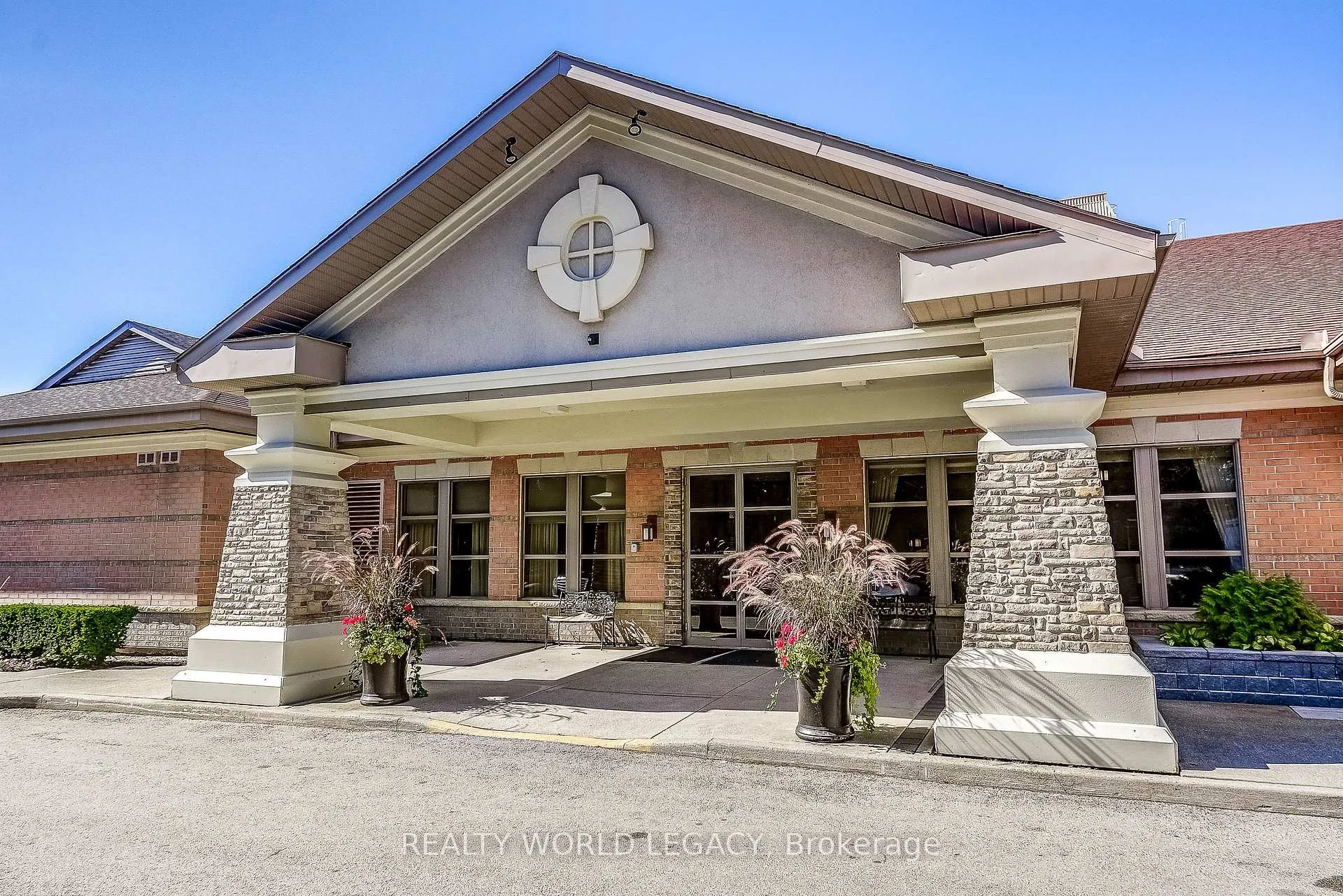 Photo 1 of Unit 1301, 100 Burloak Drive, Burlington, Appleby — HOMEH