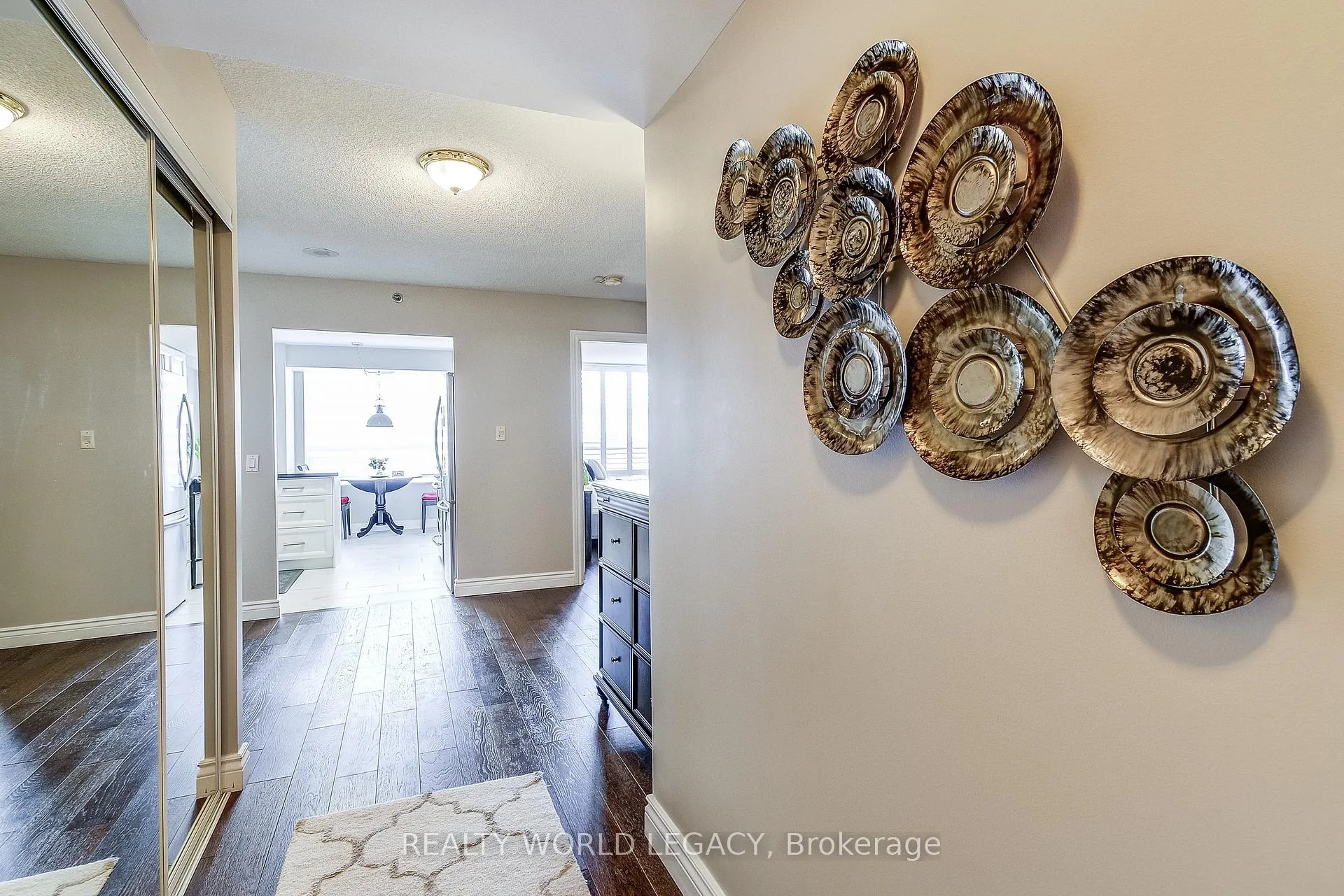 Photo 3 of Unit 1301, 100 Burloak Drive, Burlington, Appleby — HOMEH