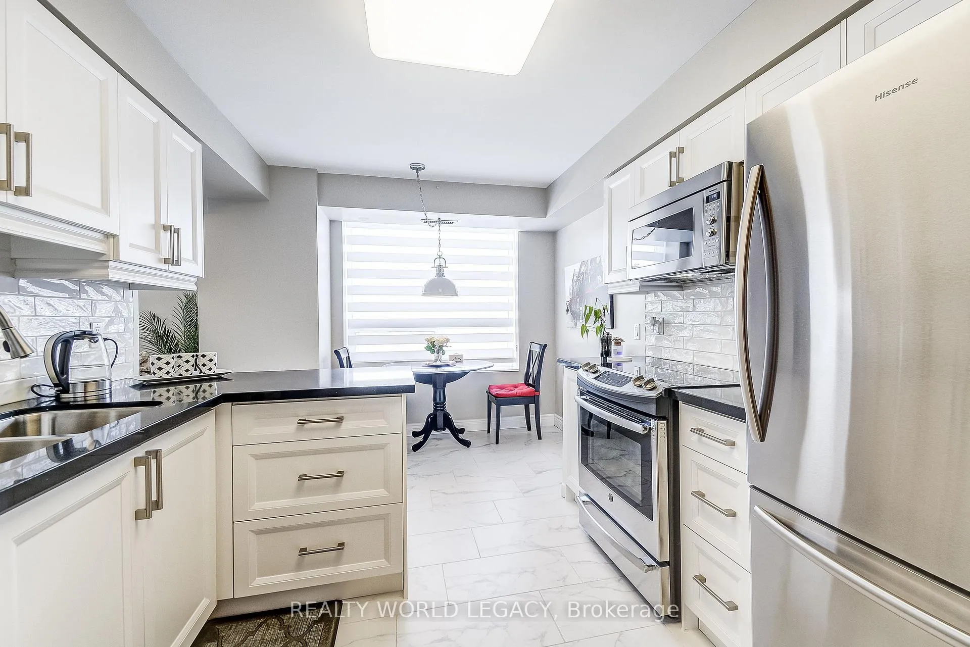 Photo 9 of Unit 1301, 100 Burloak Drive, Burlington, Appleby — HOMEH