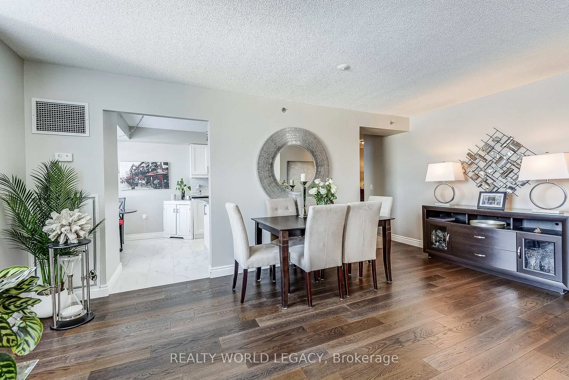 Photo 16 of Unit 1301, 100 Burloak Drive, Burlington, Appleby — HOMEH