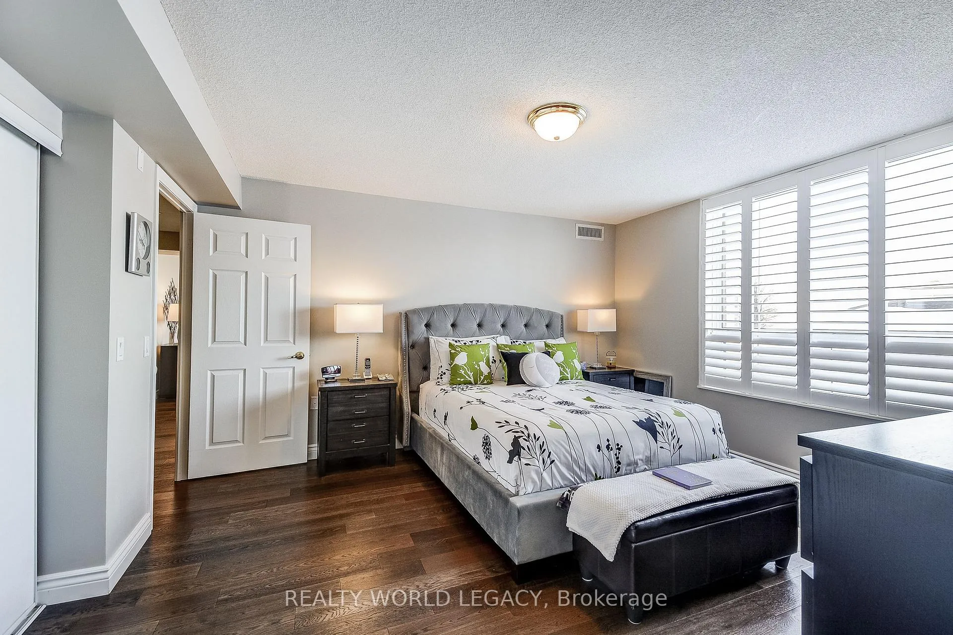 Photo 22 of Unit 1301, 100 Burloak Drive, Burlington, Appleby — HOMEH
