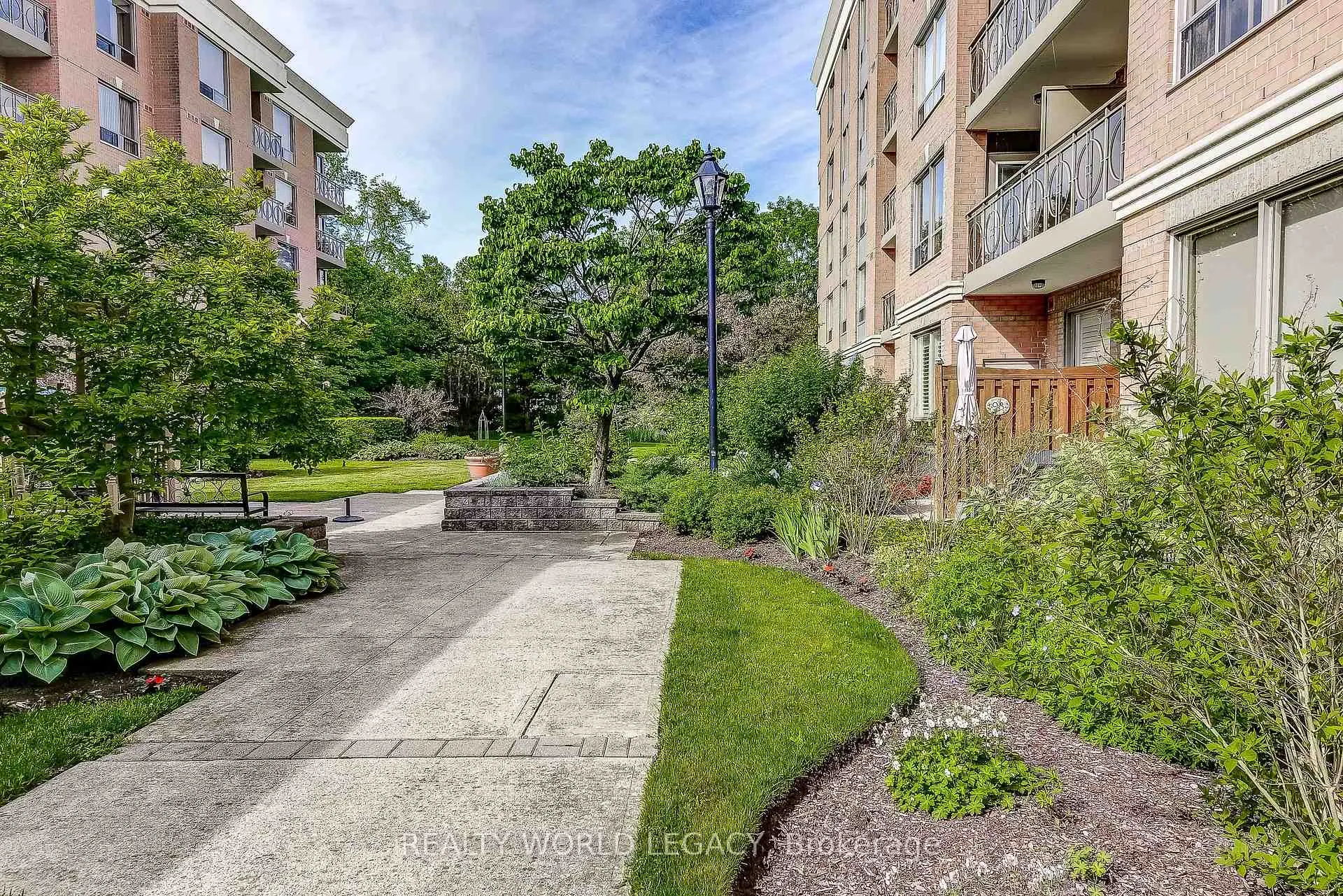 Photo 42 of Unit 1301, 100 Burloak Drive, Burlington, Appleby — HOMEH