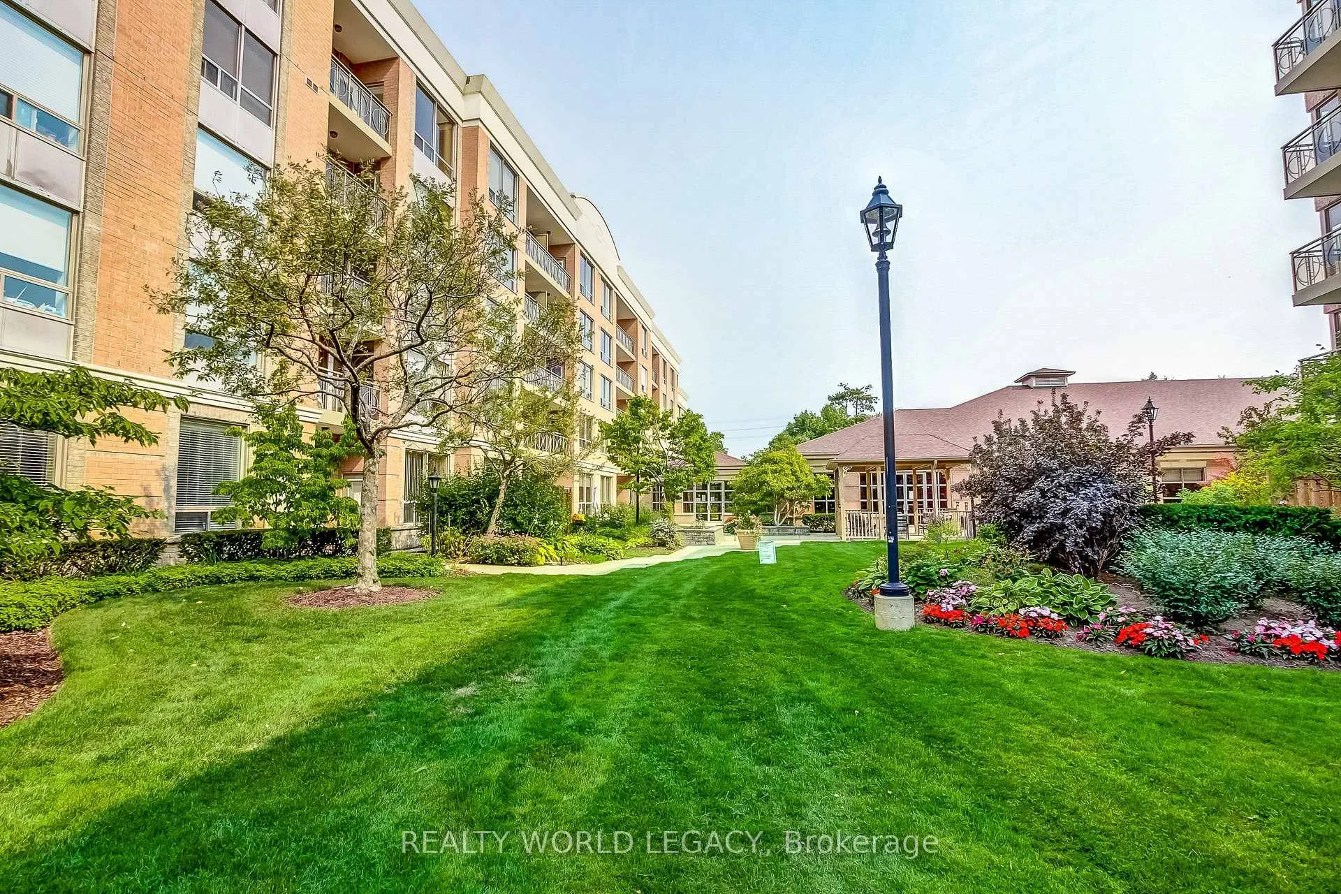 Photo 43 of Unit 1301, 100 Burloak Drive, Burlington, Appleby — HOMEH