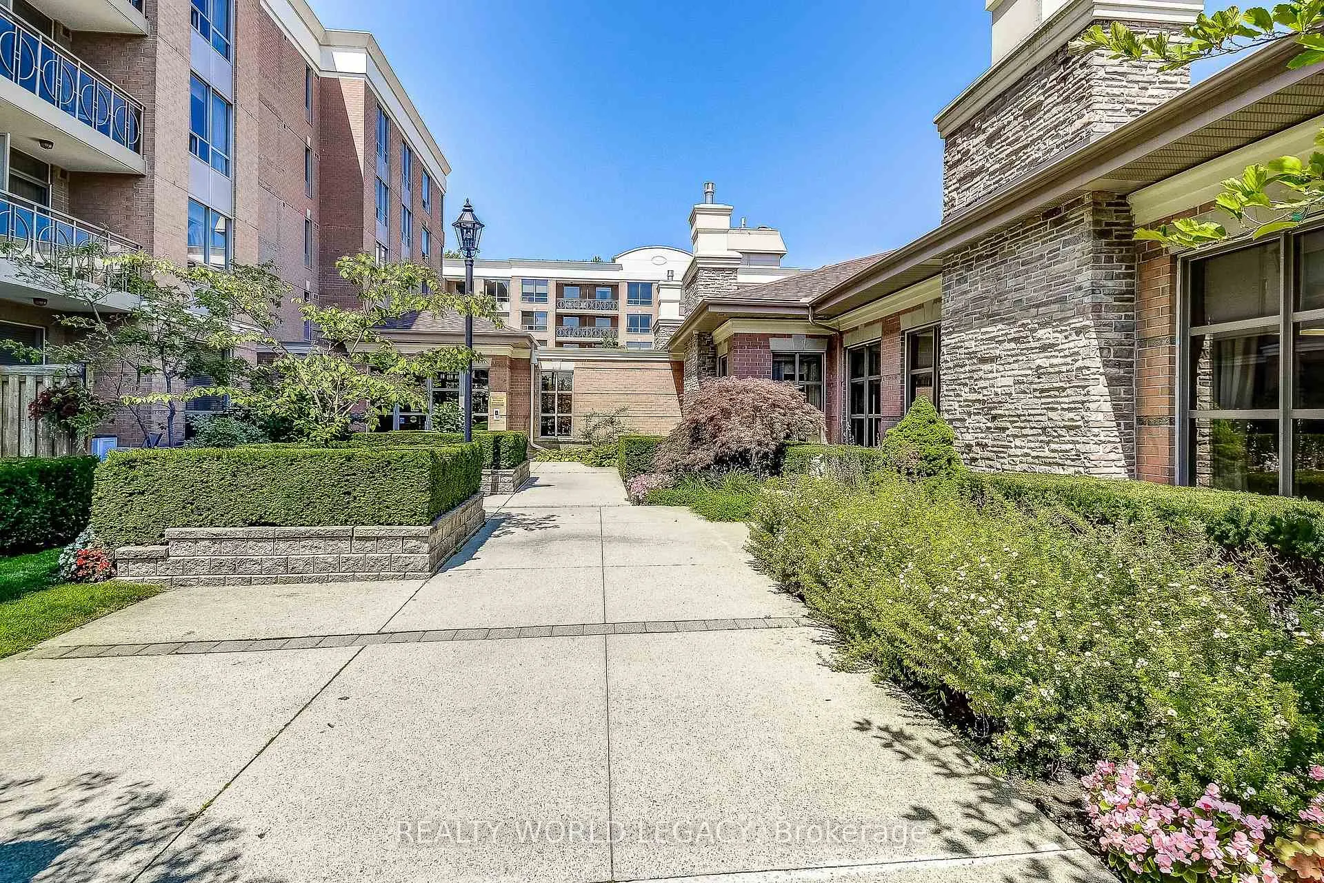 Photo 45 of Unit 1301, 100 Burloak Drive, Burlington, Appleby — HOMEH