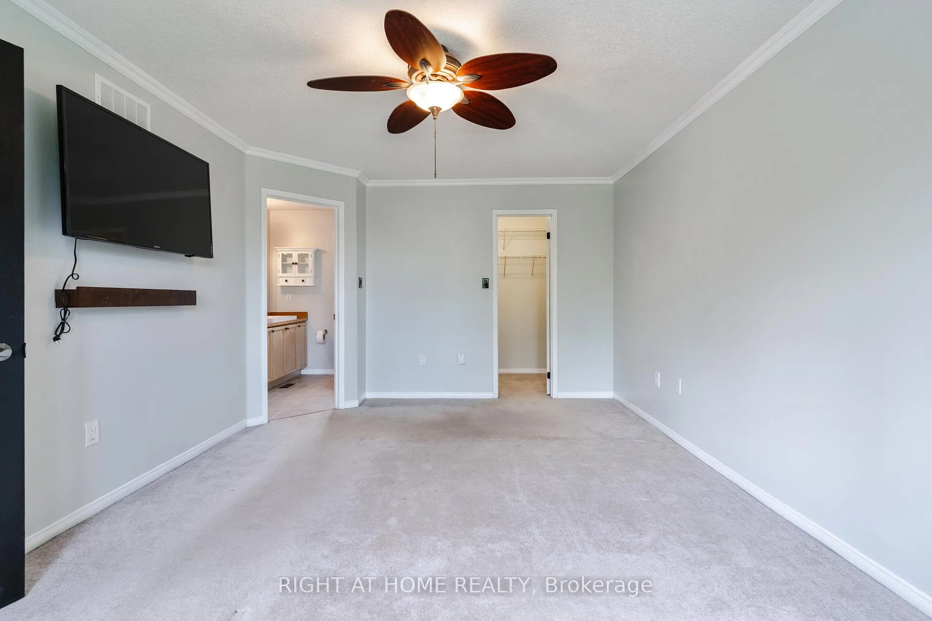 Photo 26 of 4 Prince Edward Place, Barrie, Innis-Shore — HOMEH