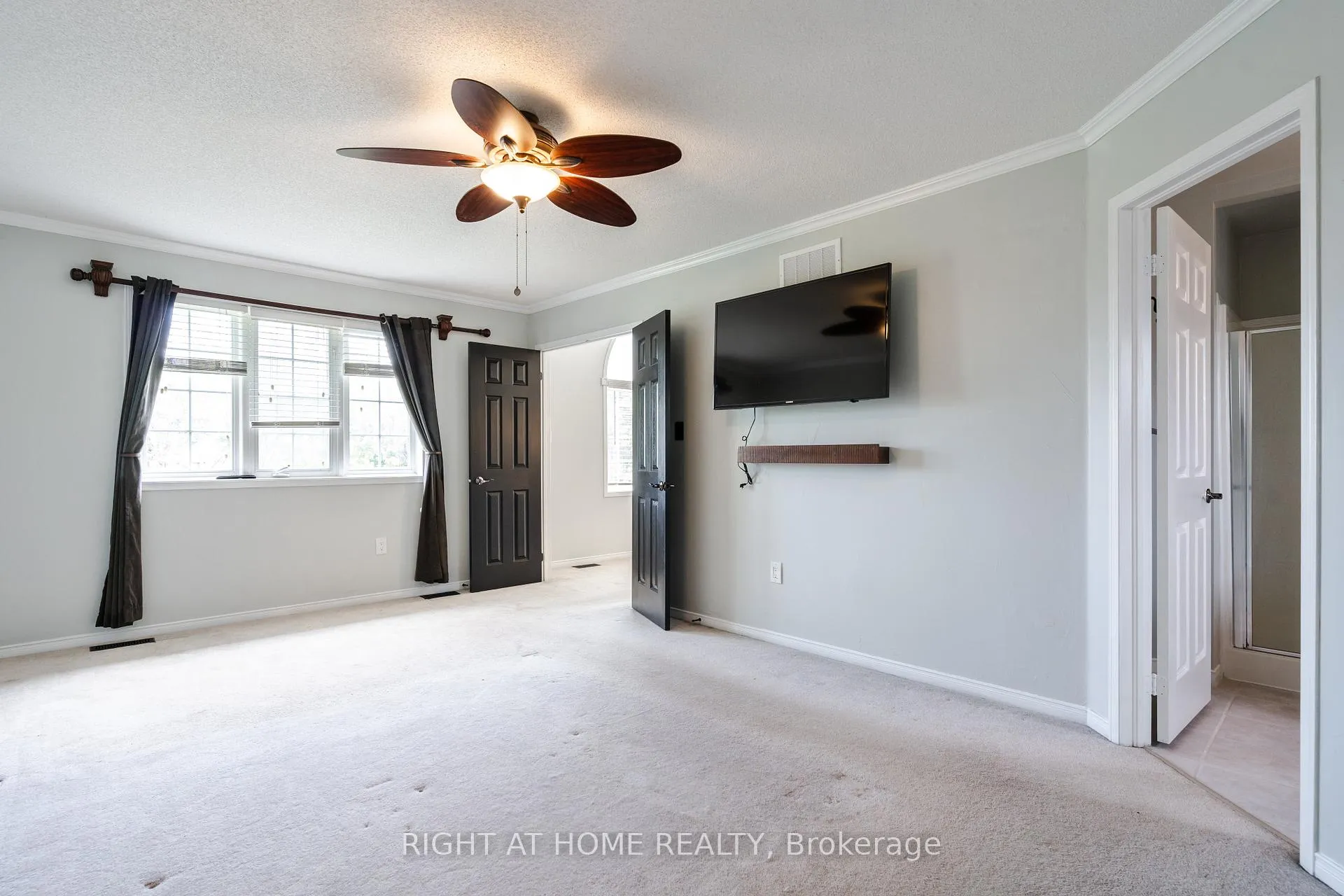 Photo 28 of 4 Prince Edward Place, Barrie, Innis-Shore — HOMEH