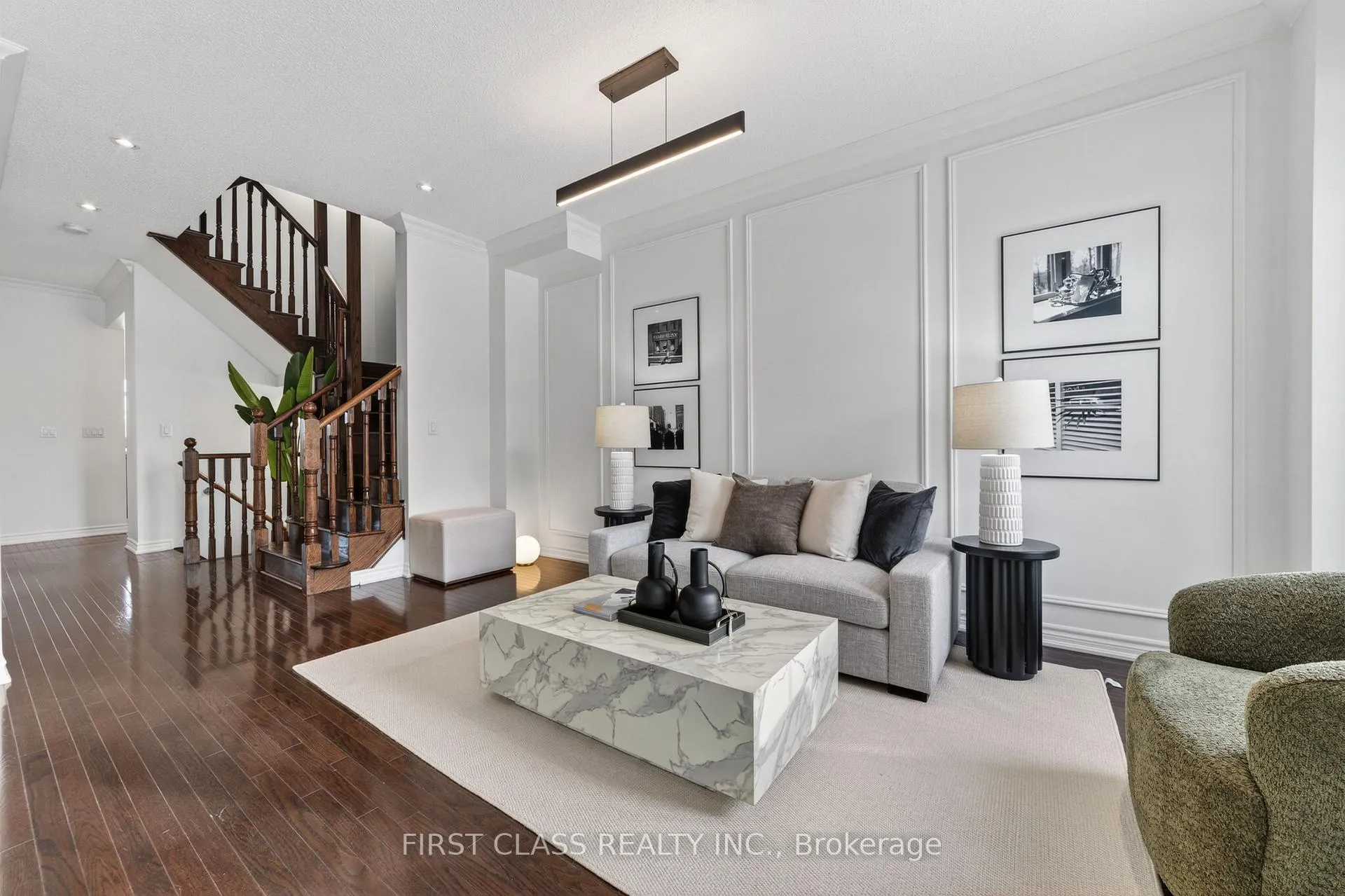 Photo 3 of 92 Living Crescent, Markham, Victoria Square — HOMEH