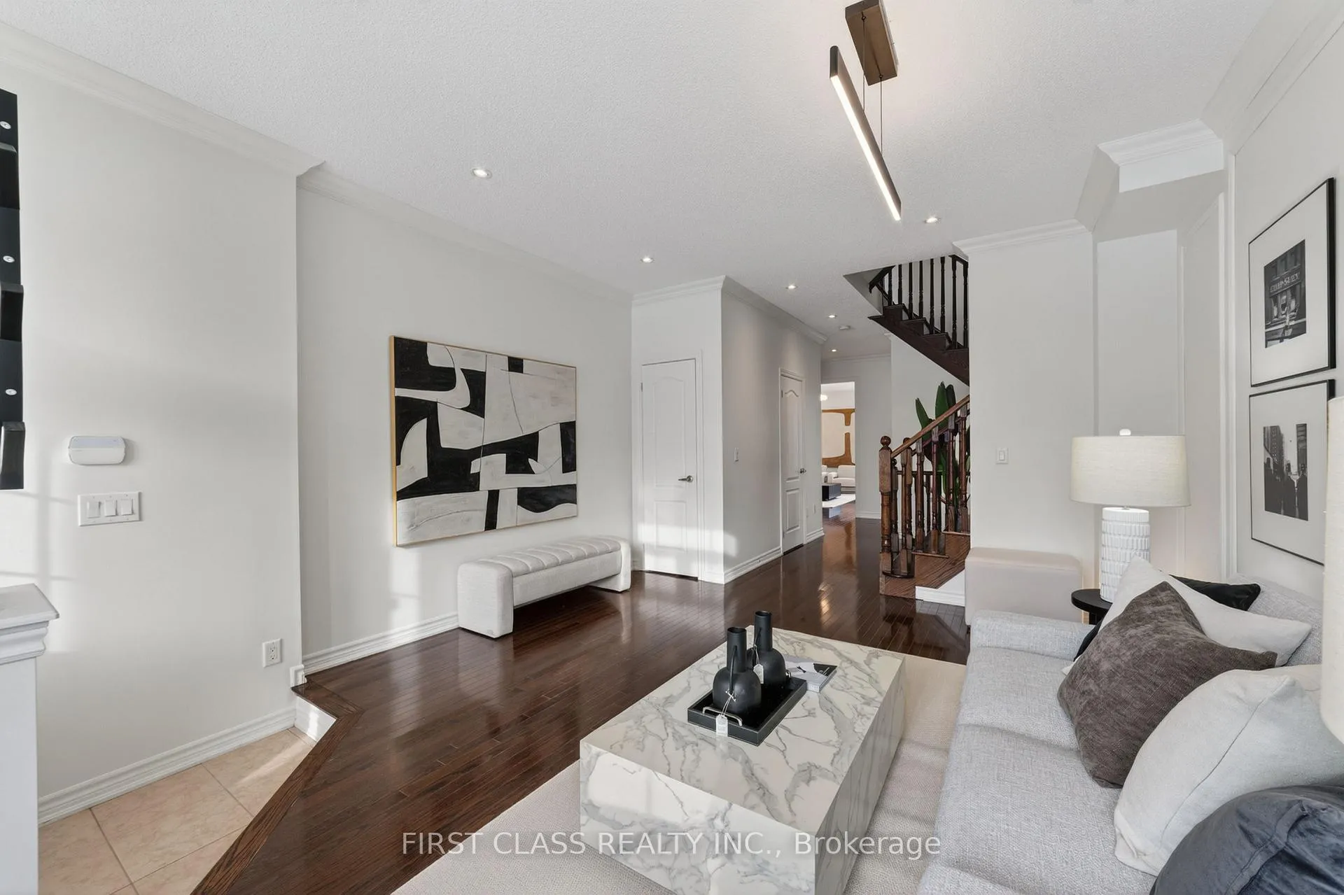 Photo 4 of 92 Living Crescent, Markham, Victoria Square — HOMEH
