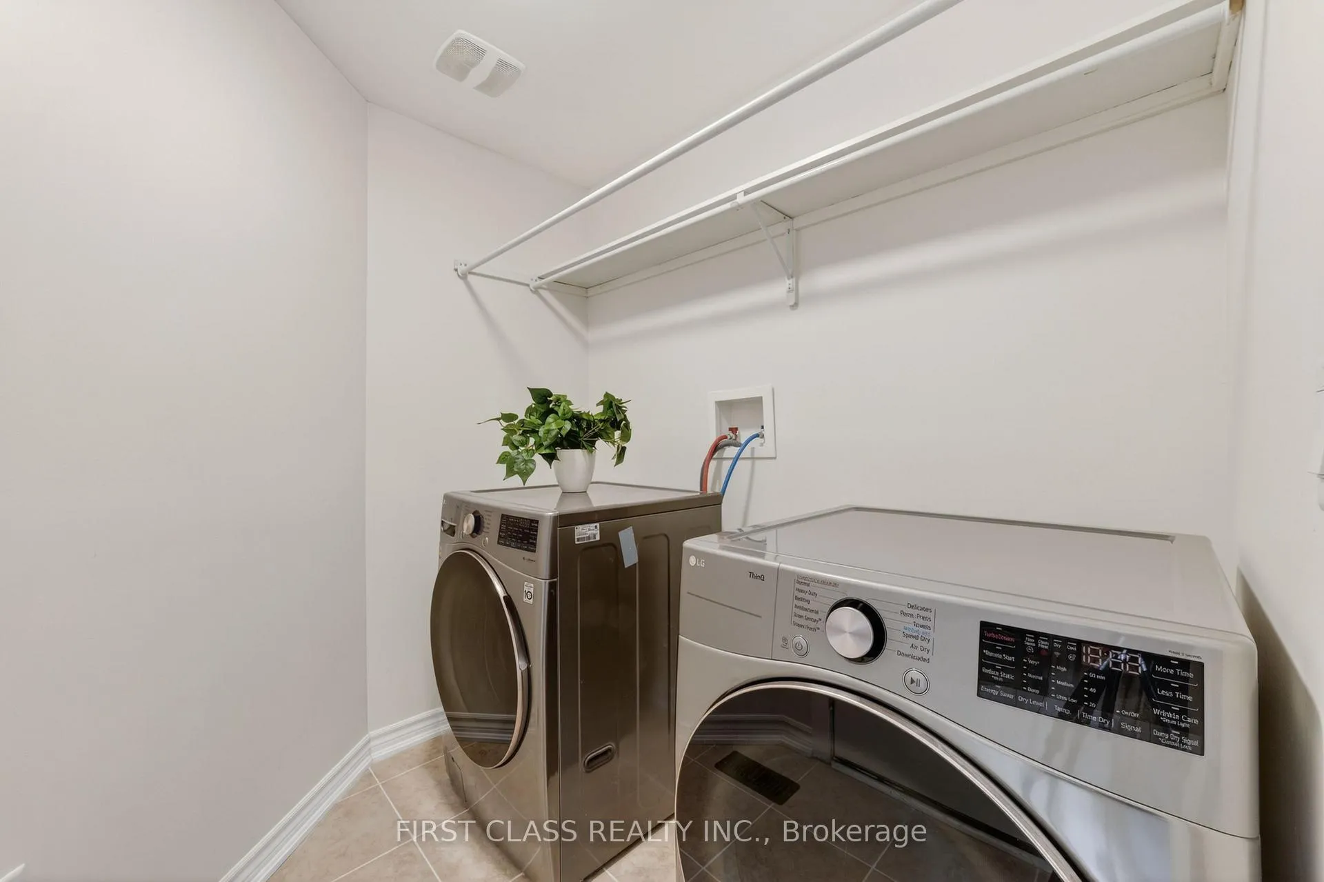 Photo 19 of 92 Living Crescent, Markham, Victoria Square — HOMEH