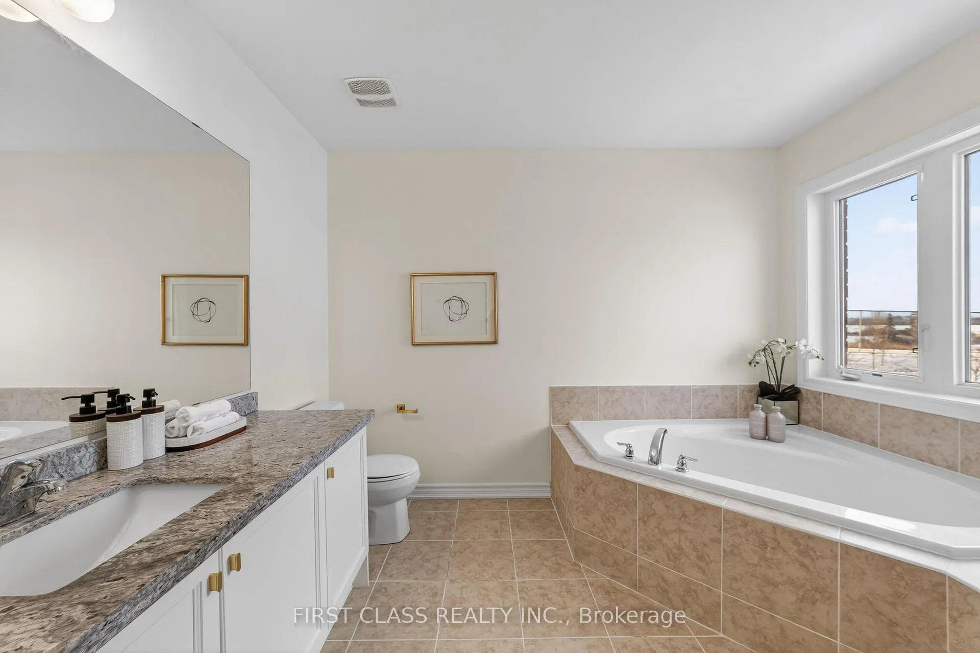 Photo 23 of 92 Living Crescent, Markham, Victoria Square — HOMEH