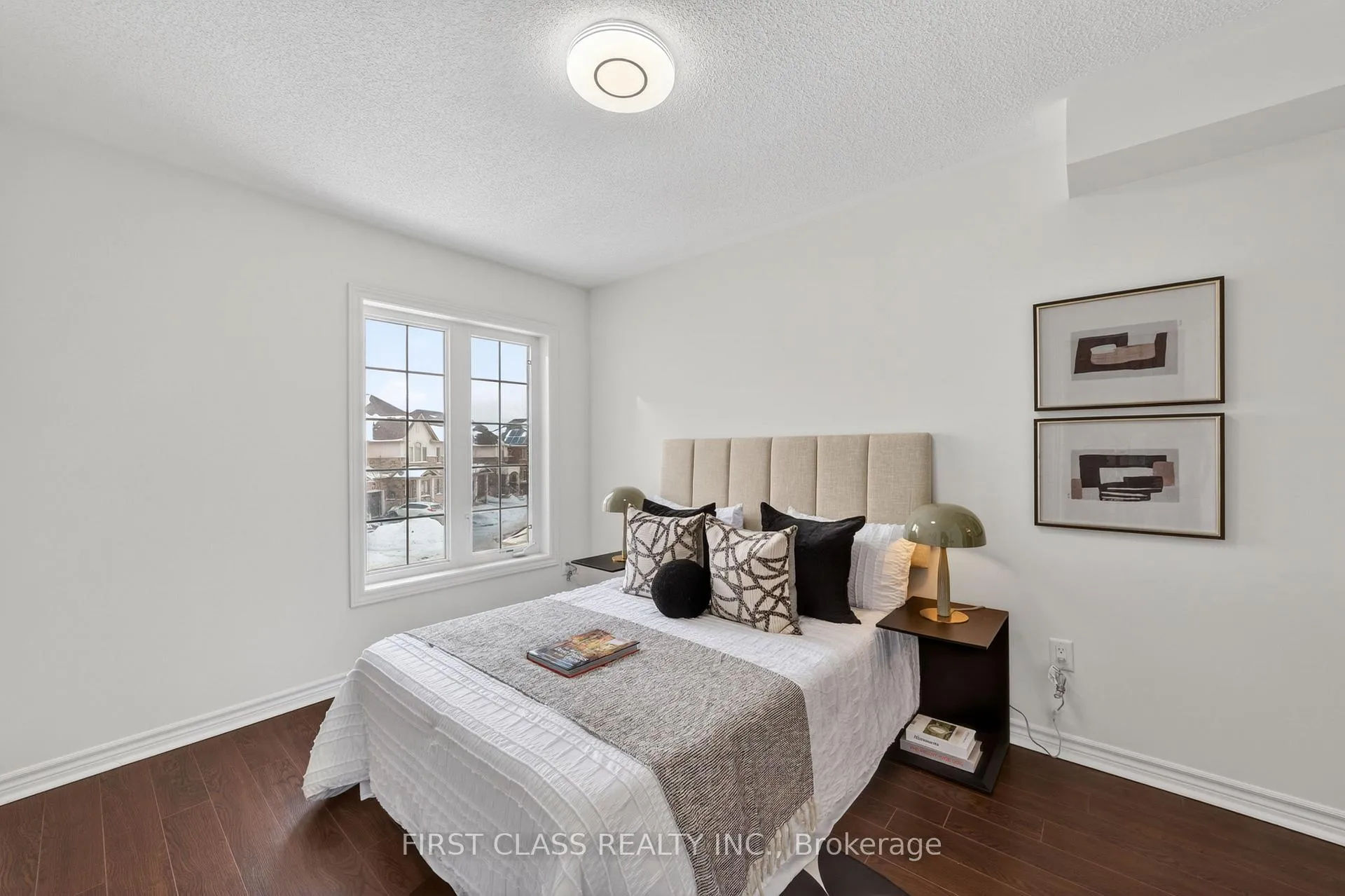 Photo 30 of 92 Living Crescent, Markham, Victoria Square — HOMEH