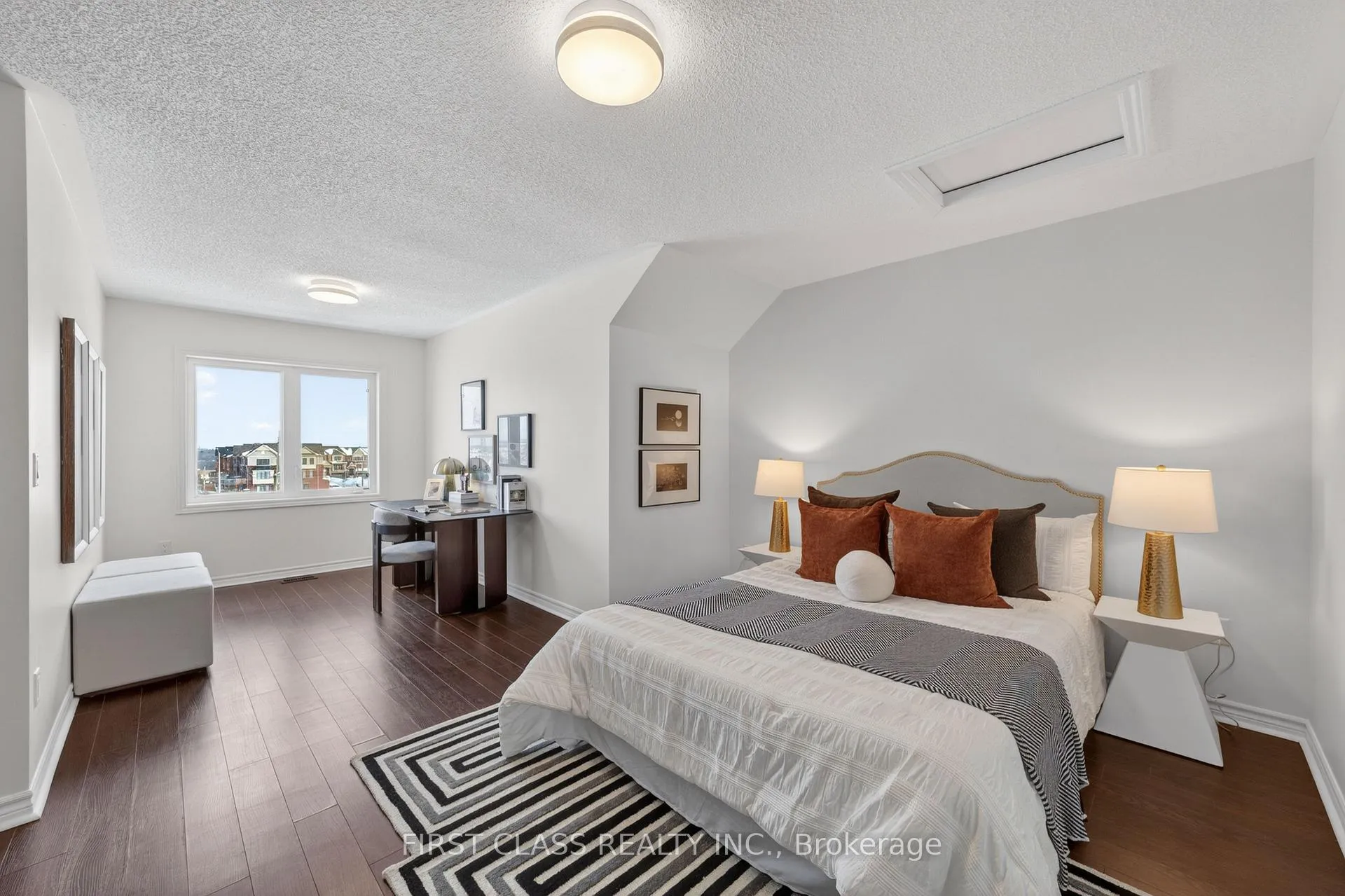 Photo 32 of 92 Living Crescent, Markham, Victoria Square — HOMEH