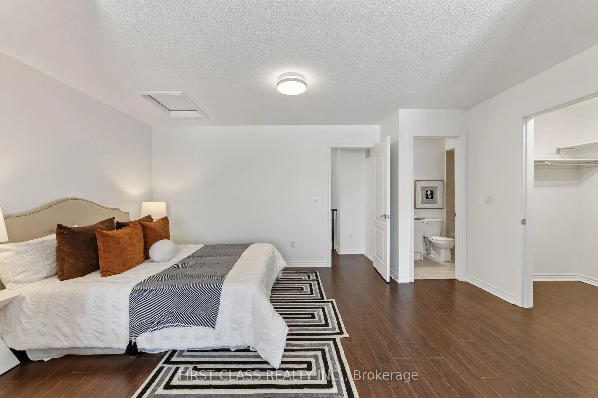 Photo 33 of 92 Living Crescent, Markham, Victoria Square — HOMEH