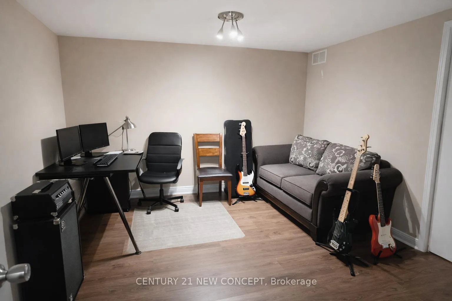 Photo 15 of 53 Brownstone Circle, Vaughan, Crestwood-Springfarm-Yorkhill — HOMEH