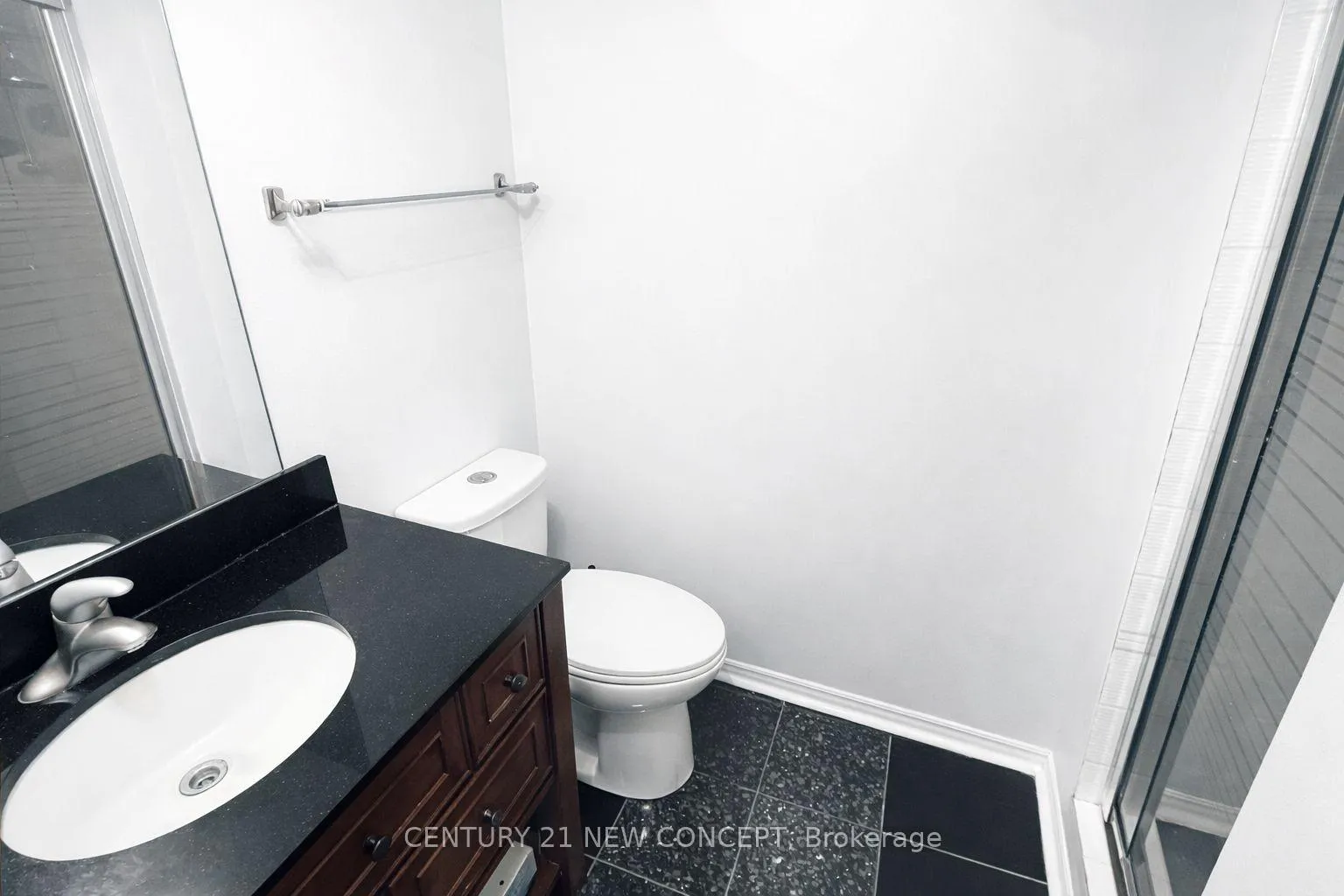 Photo 16 of 53 Brownstone Circle, Vaughan, Crestwood-Springfarm-Yorkhill — HOMEH