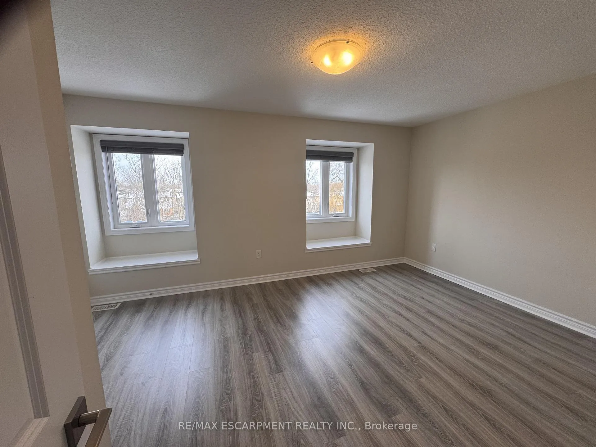 Photo 11 of Unit 35, 445 Ontario Street S, Milton, Timberlea — HOMEH